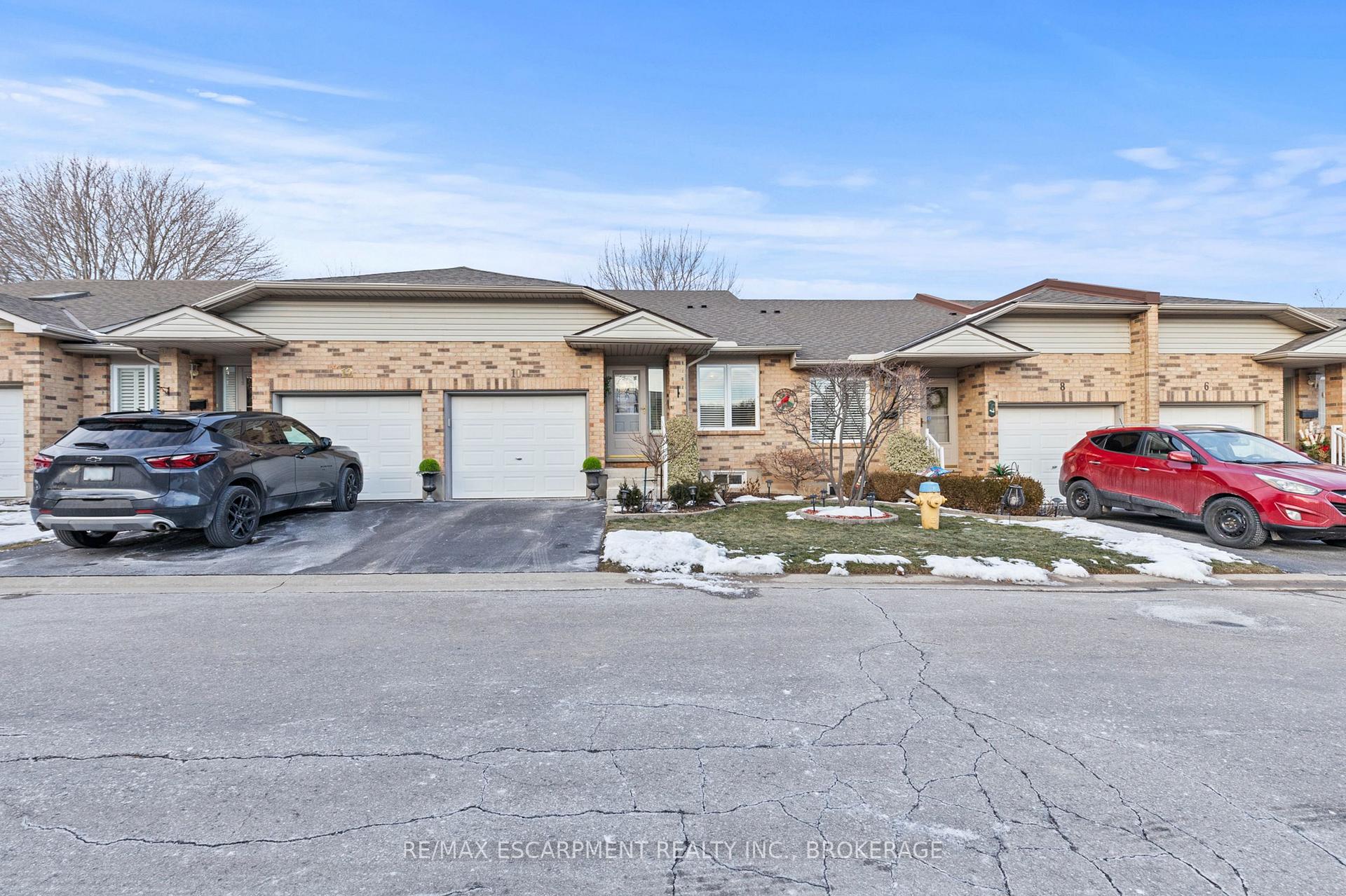 Photo 2 of Unit 10, 19 Bartlett Avenue, Grimsby, Grimsby East — HOMEH