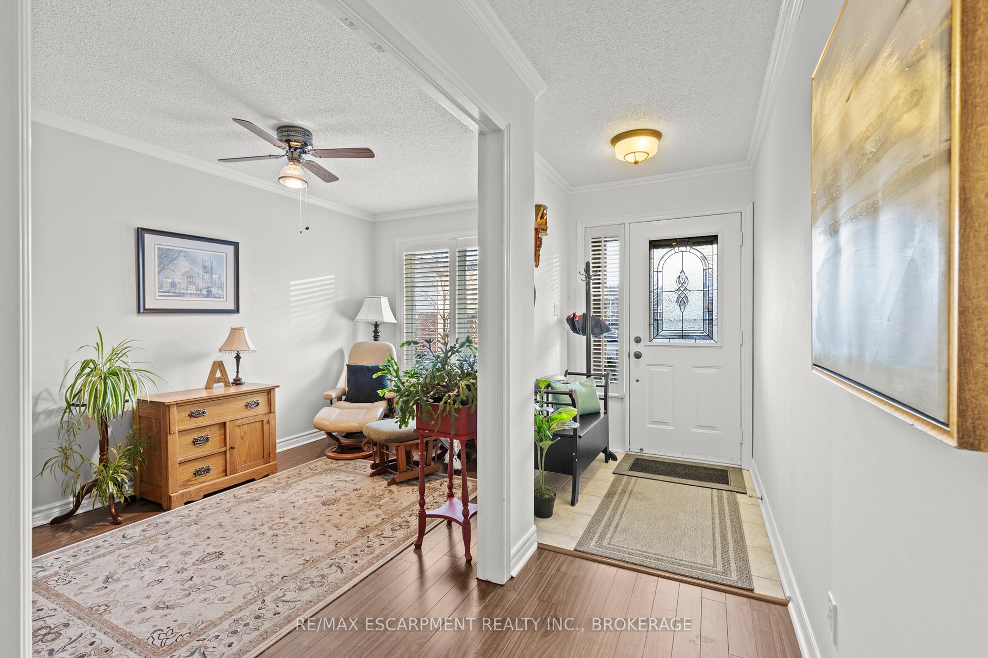 Photo 5 of Unit 10, 19 Bartlett Avenue, Grimsby, Grimsby East — HOMEH
