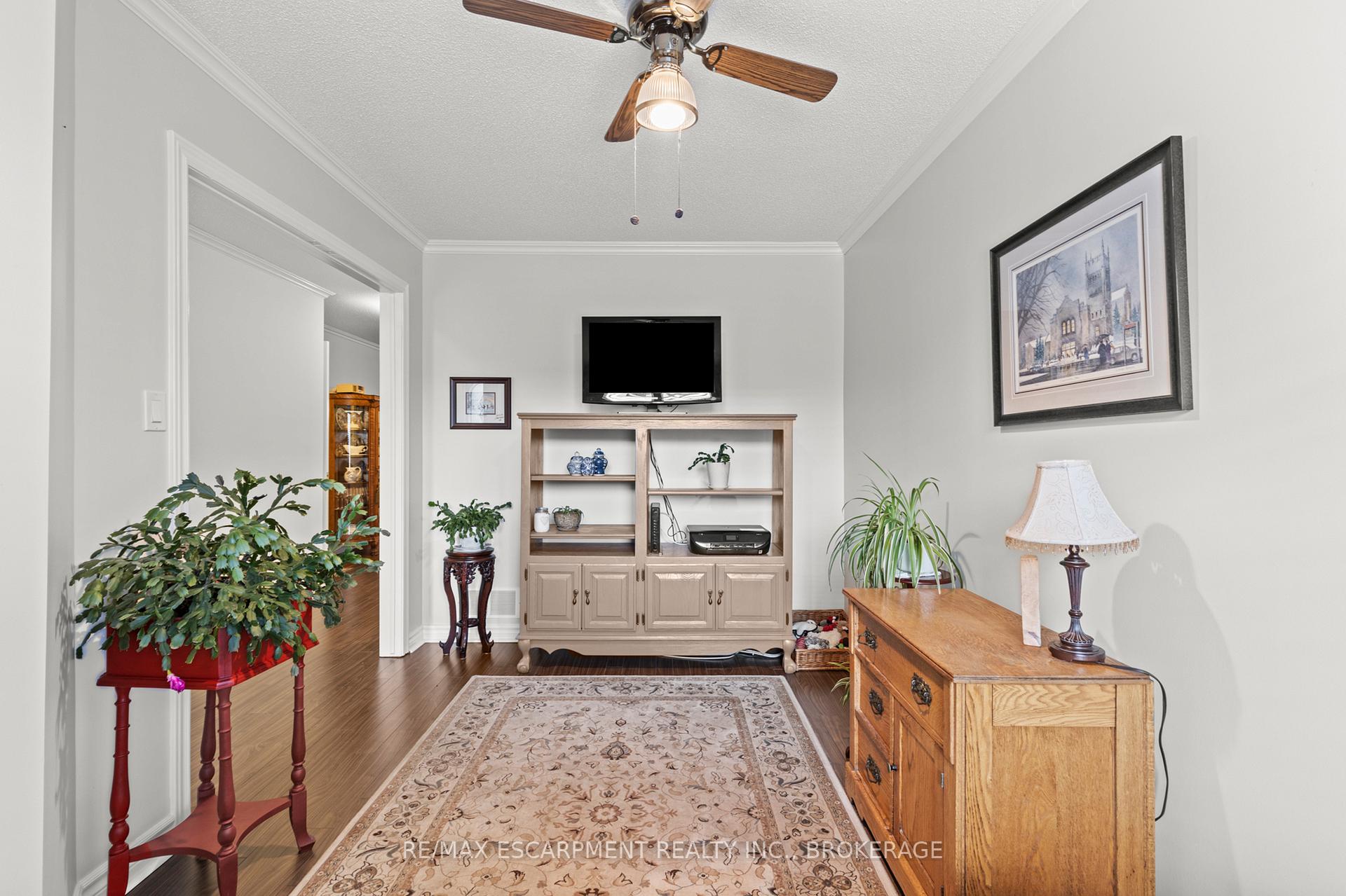 Photo 6 of Unit 10, 19 Bartlett Avenue, Grimsby, Grimsby East — HOMEH