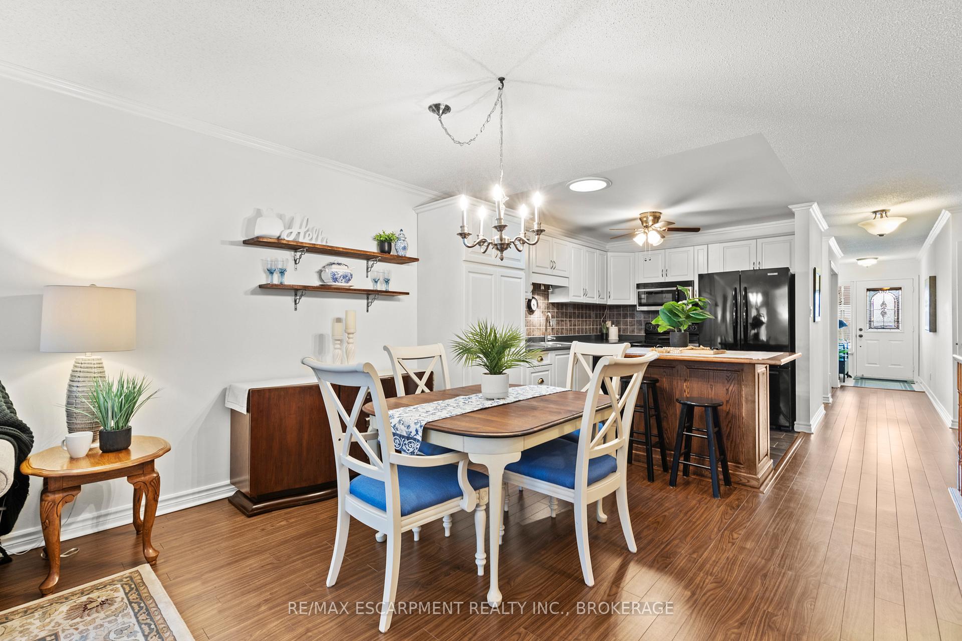 Photo 13 of Unit 10, 19 Bartlett Avenue, Grimsby, Grimsby East — HOMEH