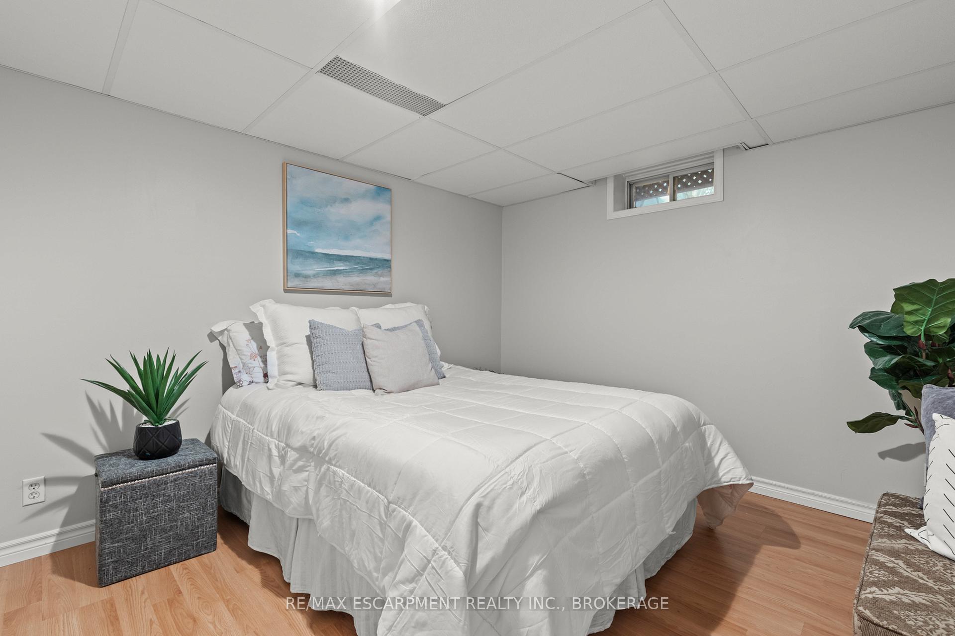 Photo 25 of Unit 10, 19 Bartlett Avenue, Grimsby, Grimsby East — HOMEH