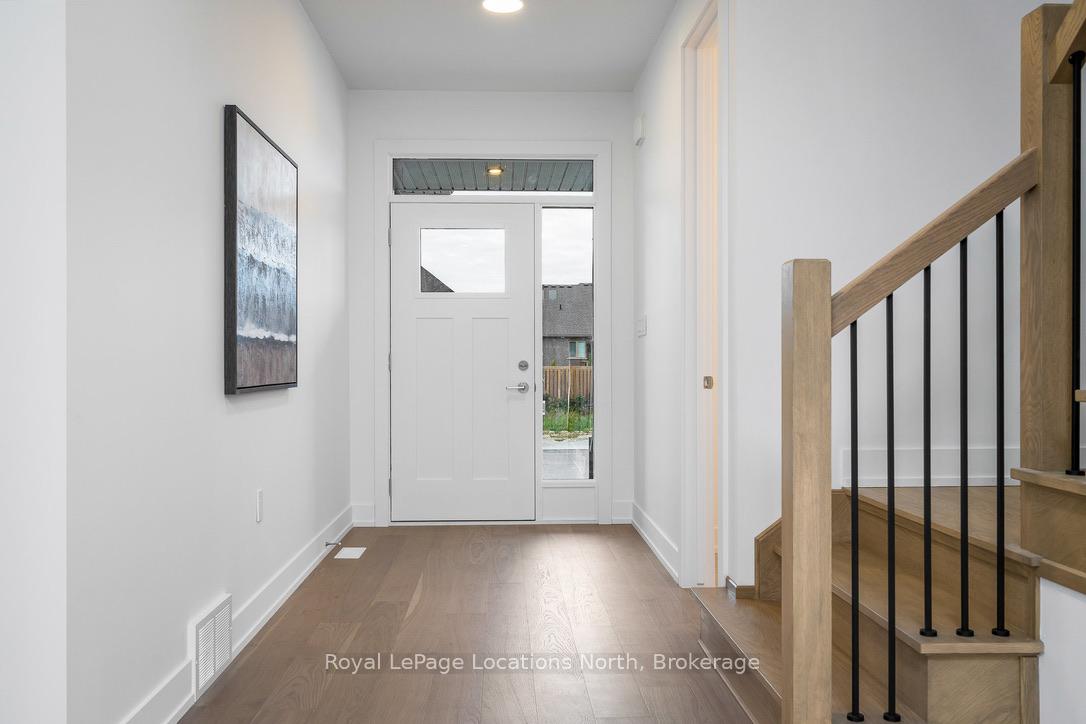 Photo 5 of 11 Swain Crescent, Collingwood — HOMEH