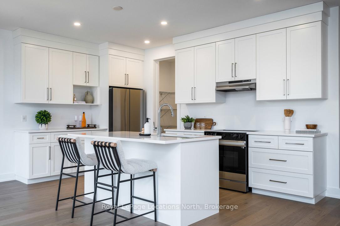 Photo 9 of 11 Swain Crescent, Collingwood — HOMEH