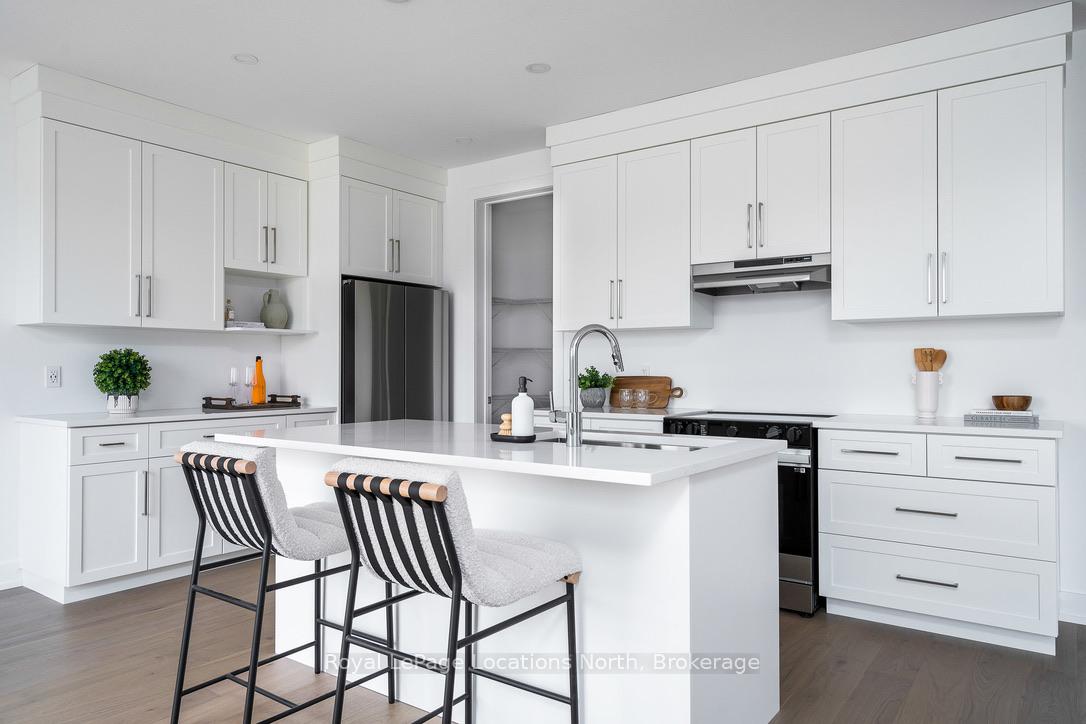 Photo 16 of 11 Swain Crescent, Collingwood — HOMEH