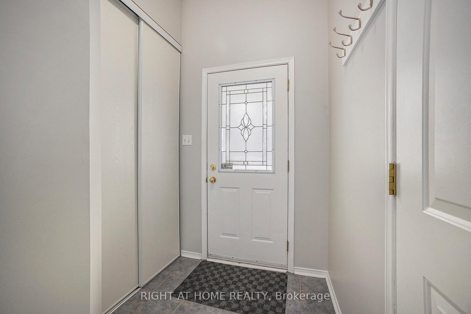 Photo 2 of 50 Madaket Private, Ottawa, Kanata - Emerald Meadows/Trailwest — HOMEH
