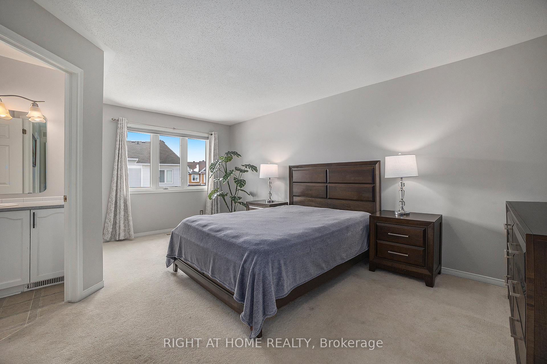 Photo 13 of 50 Madaket Private, Ottawa, Kanata - Emerald Meadows/Trailwest — HOMEH