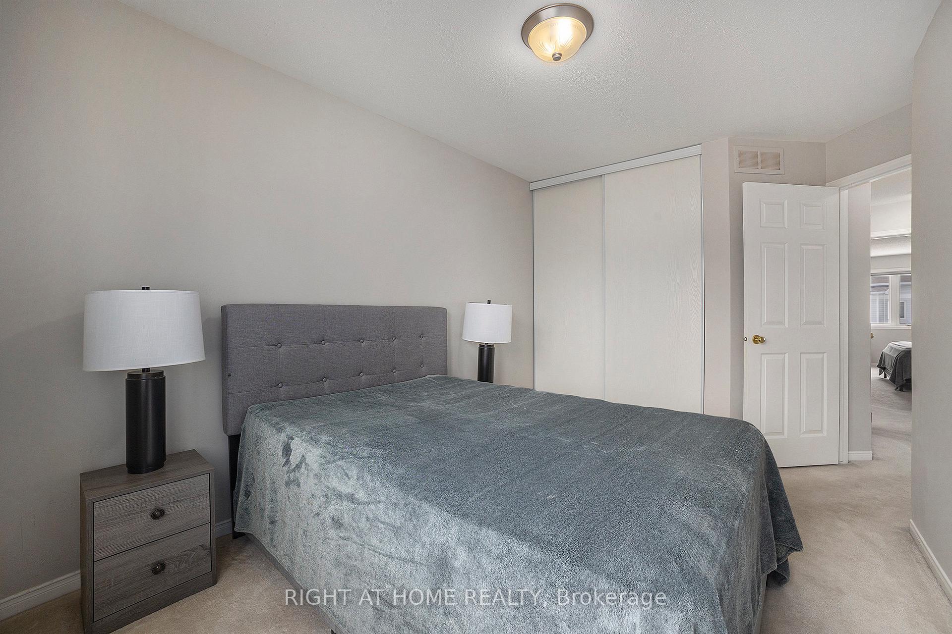 Photo 16 of 50 Madaket Private, Ottawa, Kanata - Emerald Meadows/Trailwest — HOMEH