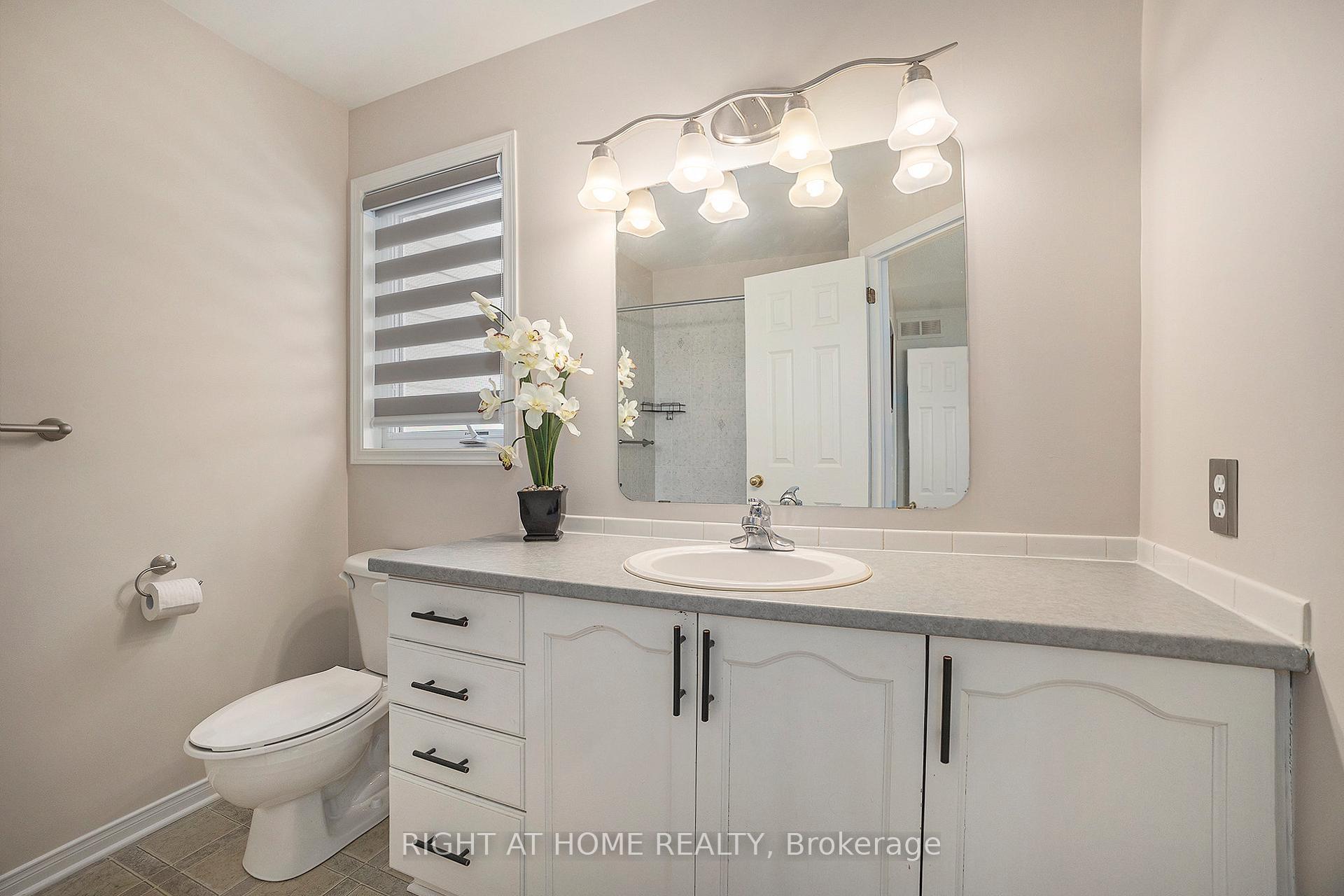 Photo 19 of 50 Madaket Private, Ottawa, Kanata - Emerald Meadows/Trailwest — HOMEH