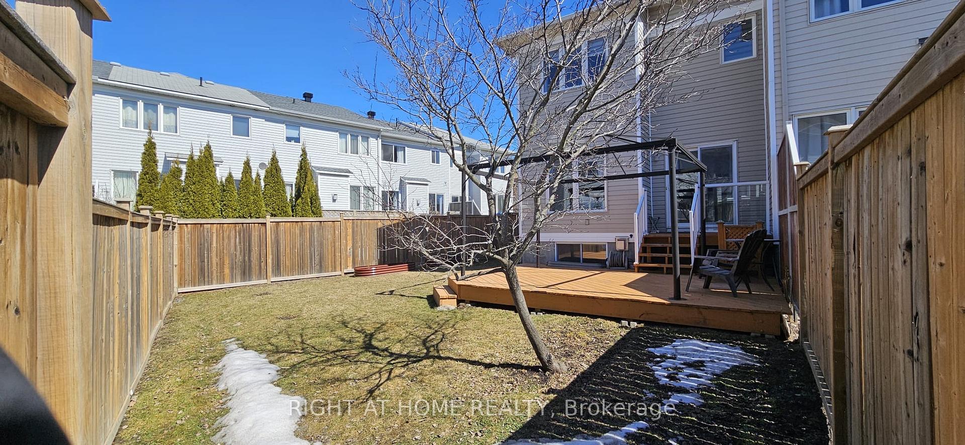 Photo 28 of 50 Madaket Private, Ottawa, Kanata - Emerald Meadows/Trailwest — HOMEH