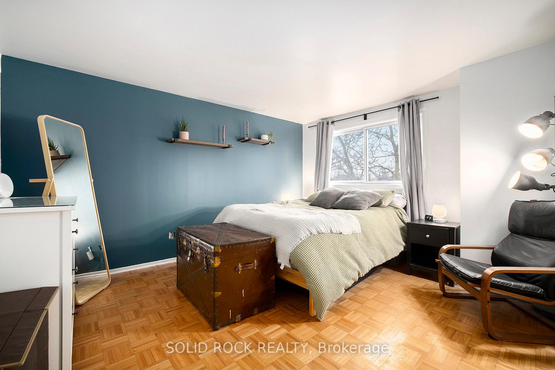 Photo 14 of 10 Esterlawn, Ottawa, McKellar Heights/Glabar Park — HOMEH