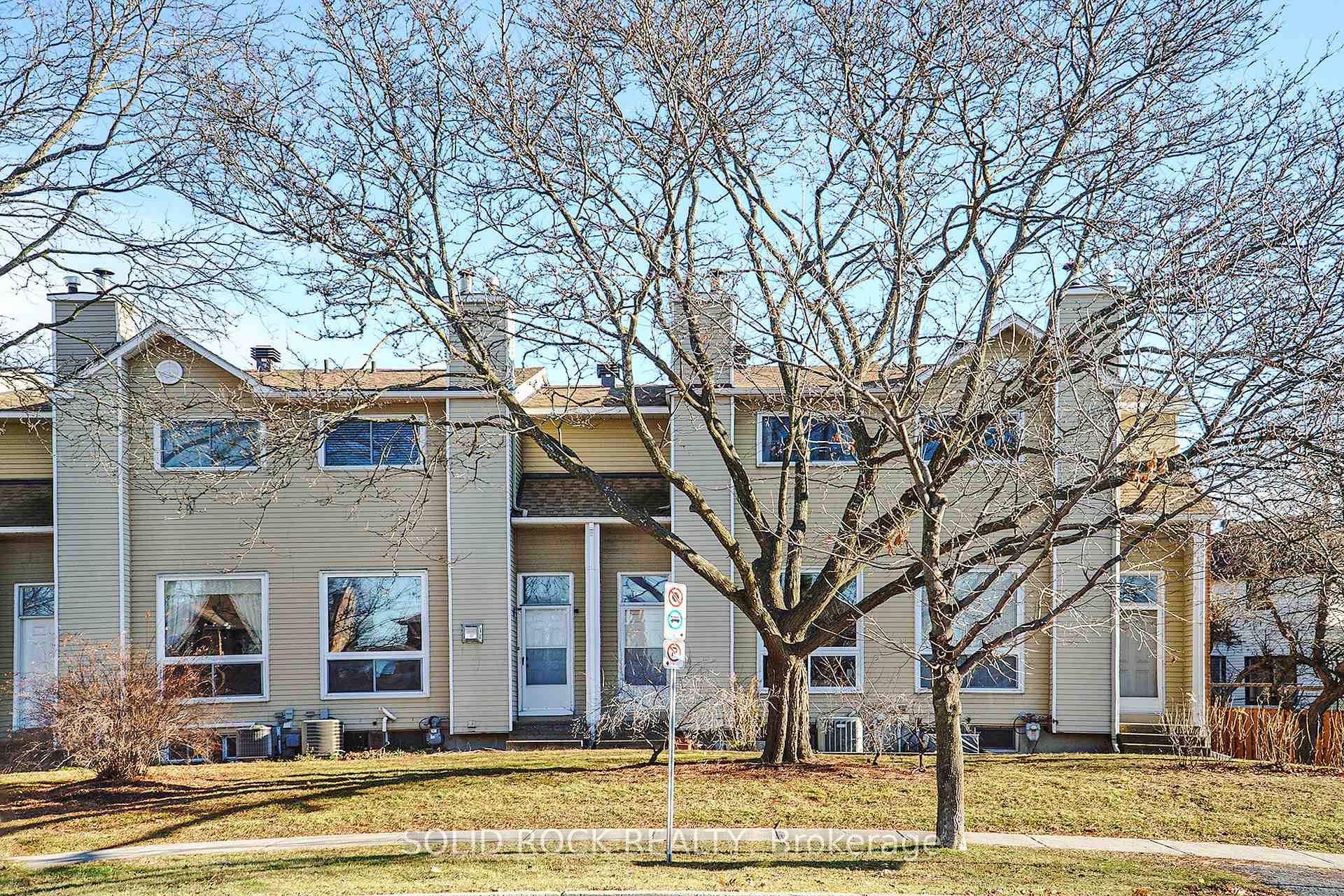 Photo 41 of 10 Esterlawn, Ottawa, McKellar Heights/Glabar Park — HOMEH