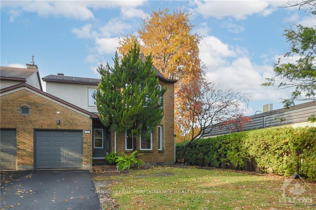 Photo 1 of 32 Buckingham Pvt, Ottawa, Hunt Club Woods — HOMEH