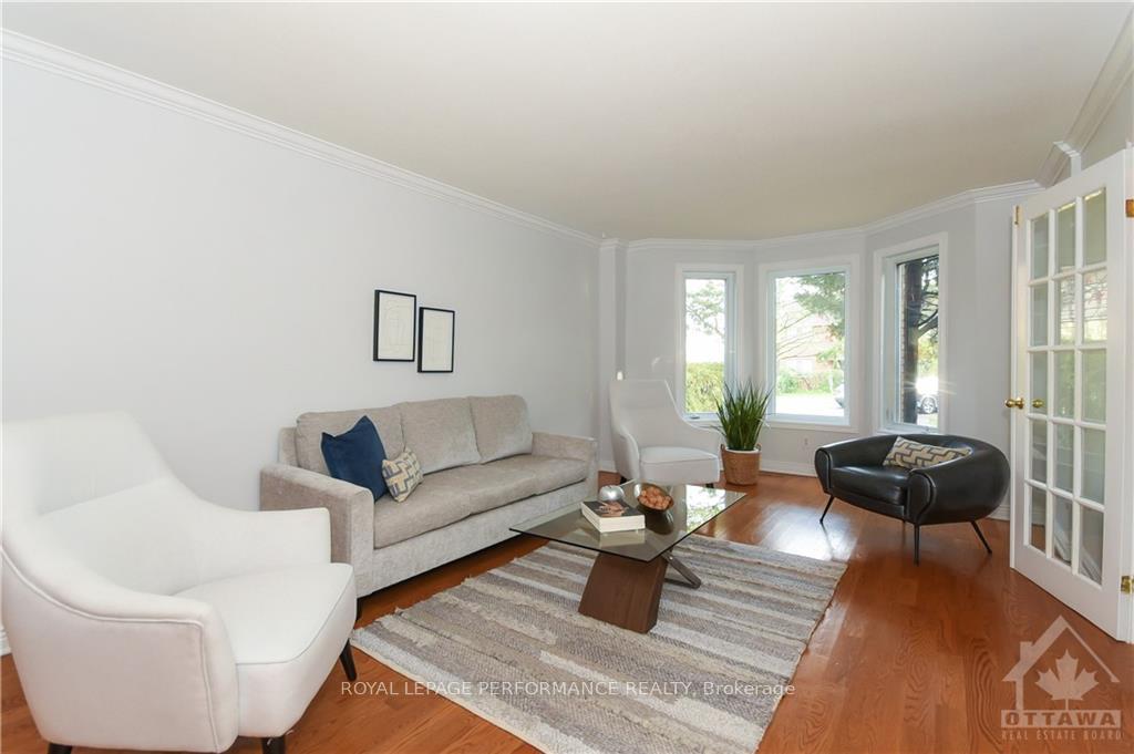Photo 4 of 32 Buckingham Pvt, Ottawa, Hunt Club Woods — HOMEH