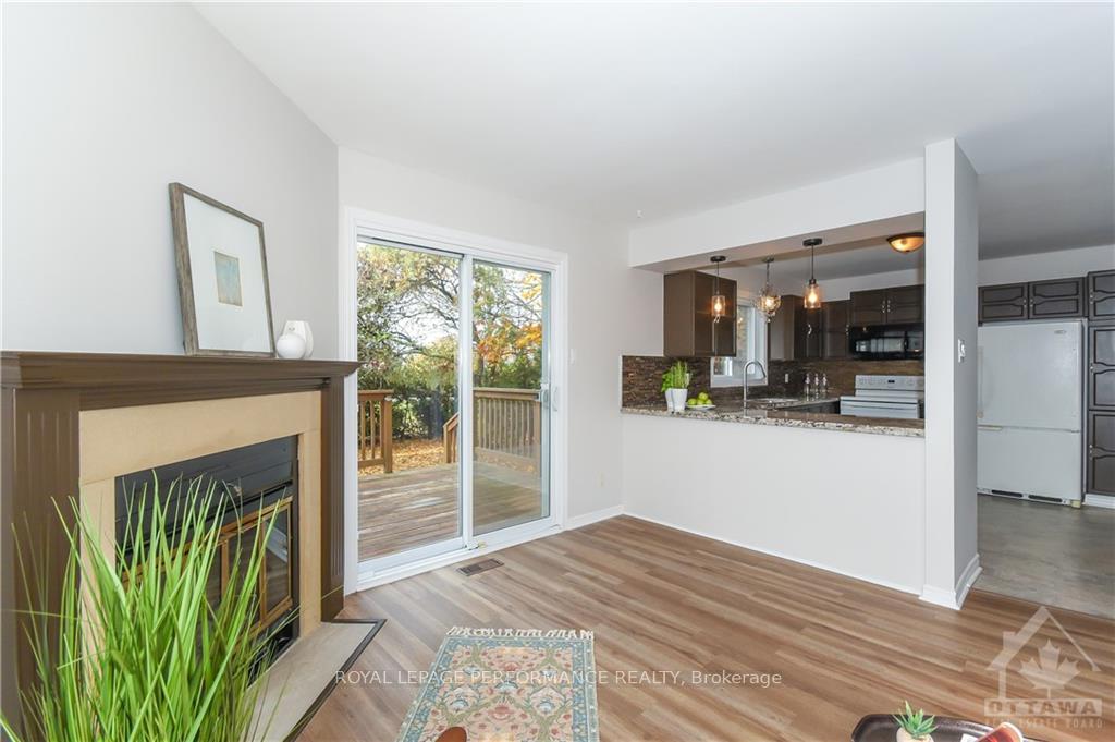 Photo 11 of 32 Buckingham Pvt, Ottawa, Hunt Club Woods — HOMEH