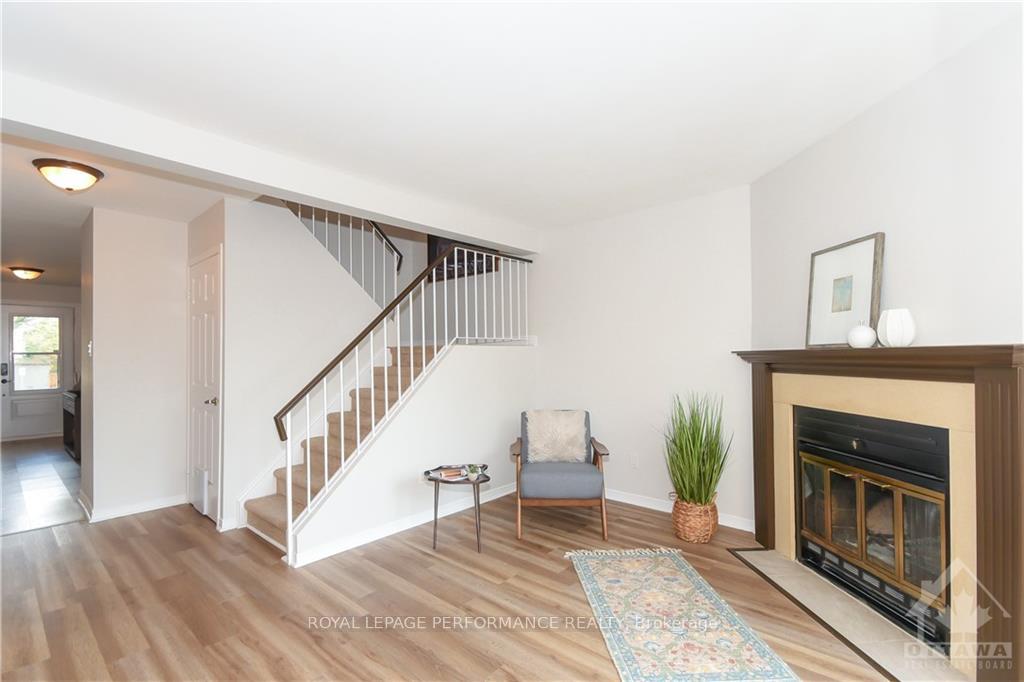 Photo 12 of 32 Buckingham Pvt, Ottawa, Hunt Club Woods — HOMEH