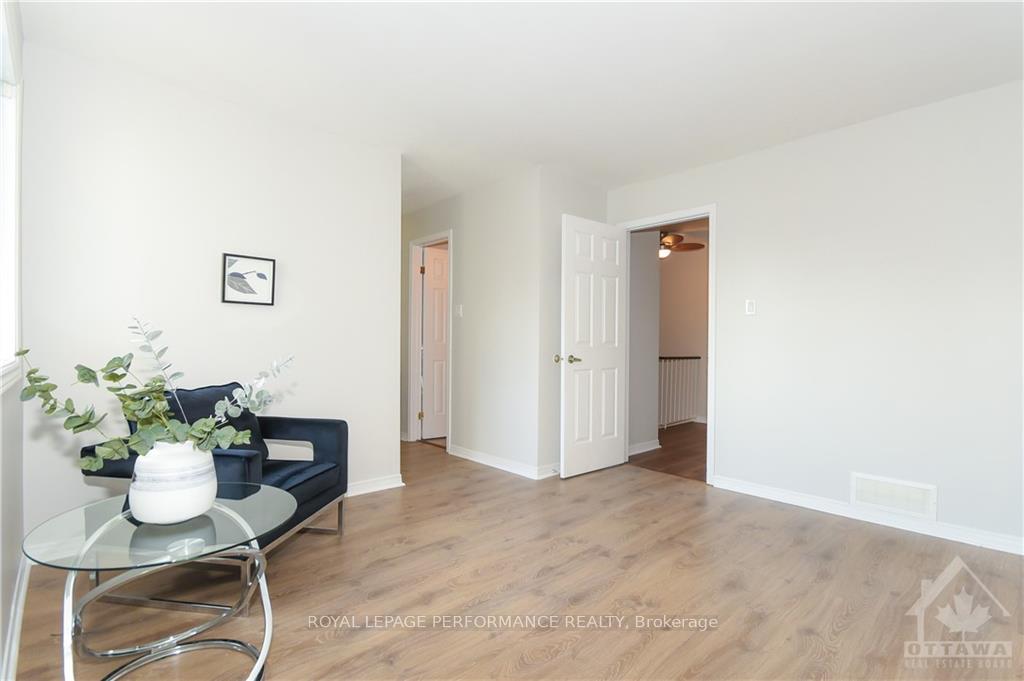 Photo 18 of 32 Buckingham Pvt, Ottawa, Hunt Club Woods — HOMEH