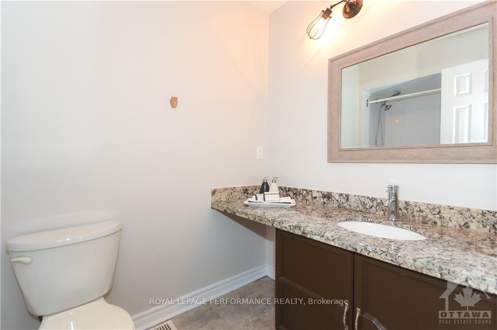 Photo 19 of 32 Buckingham Pvt, Ottawa, Hunt Club Woods — HOMEH