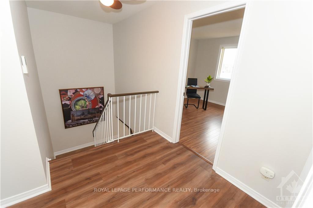 Photo 24 of 32 Buckingham Pvt, Ottawa, Hunt Club Woods — HOMEH