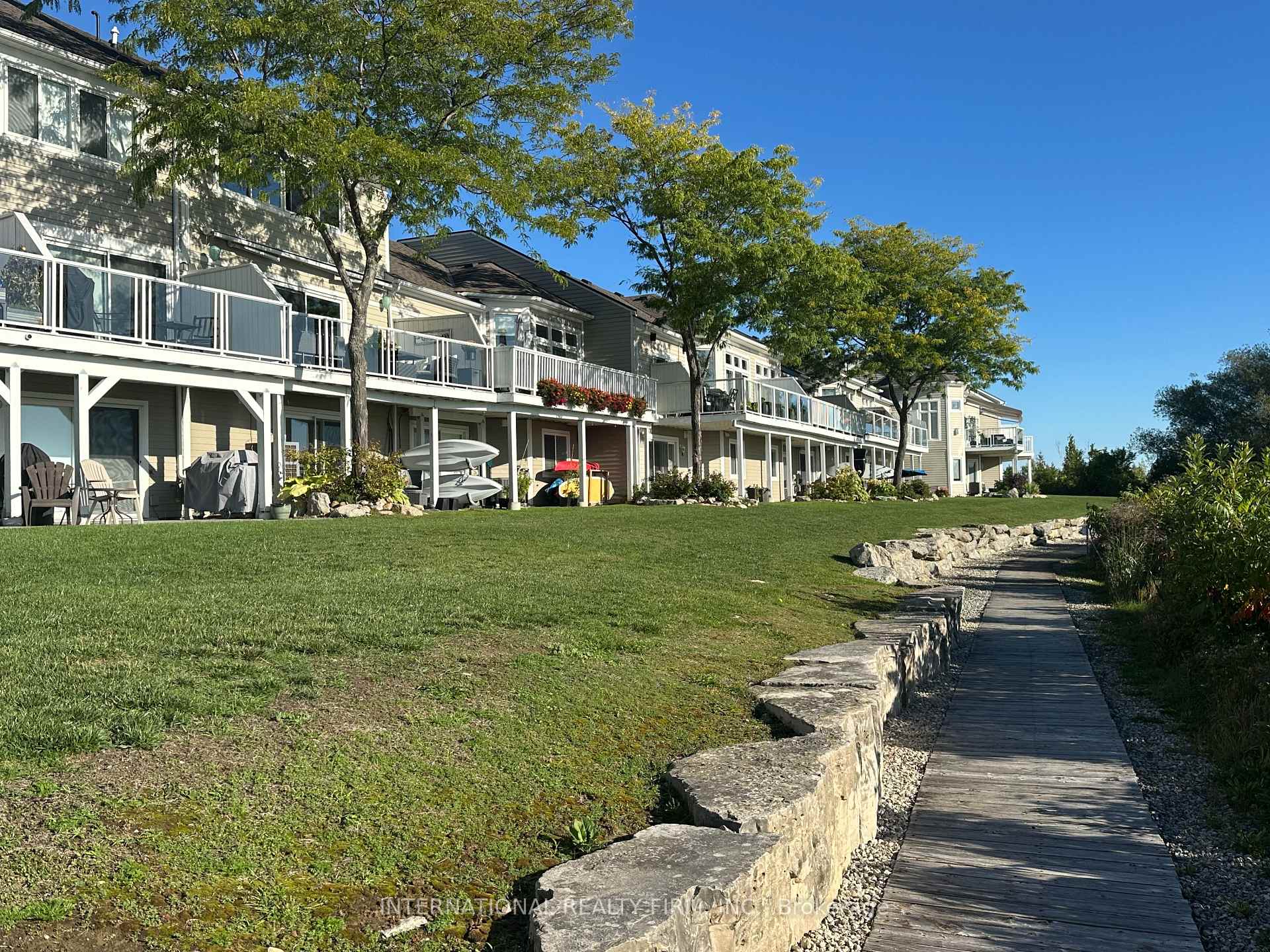 Photo 2 of 35 Cranberry Surf, Collingwood — HOMEH