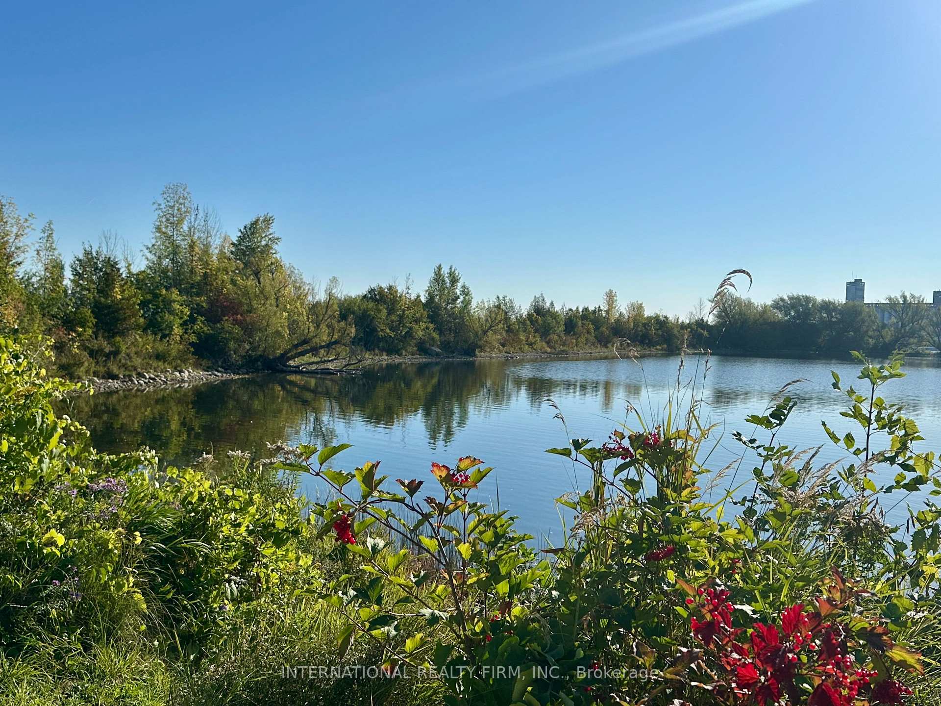 Photo 26 of 35 Cranberry Surf, Collingwood — HOMEH