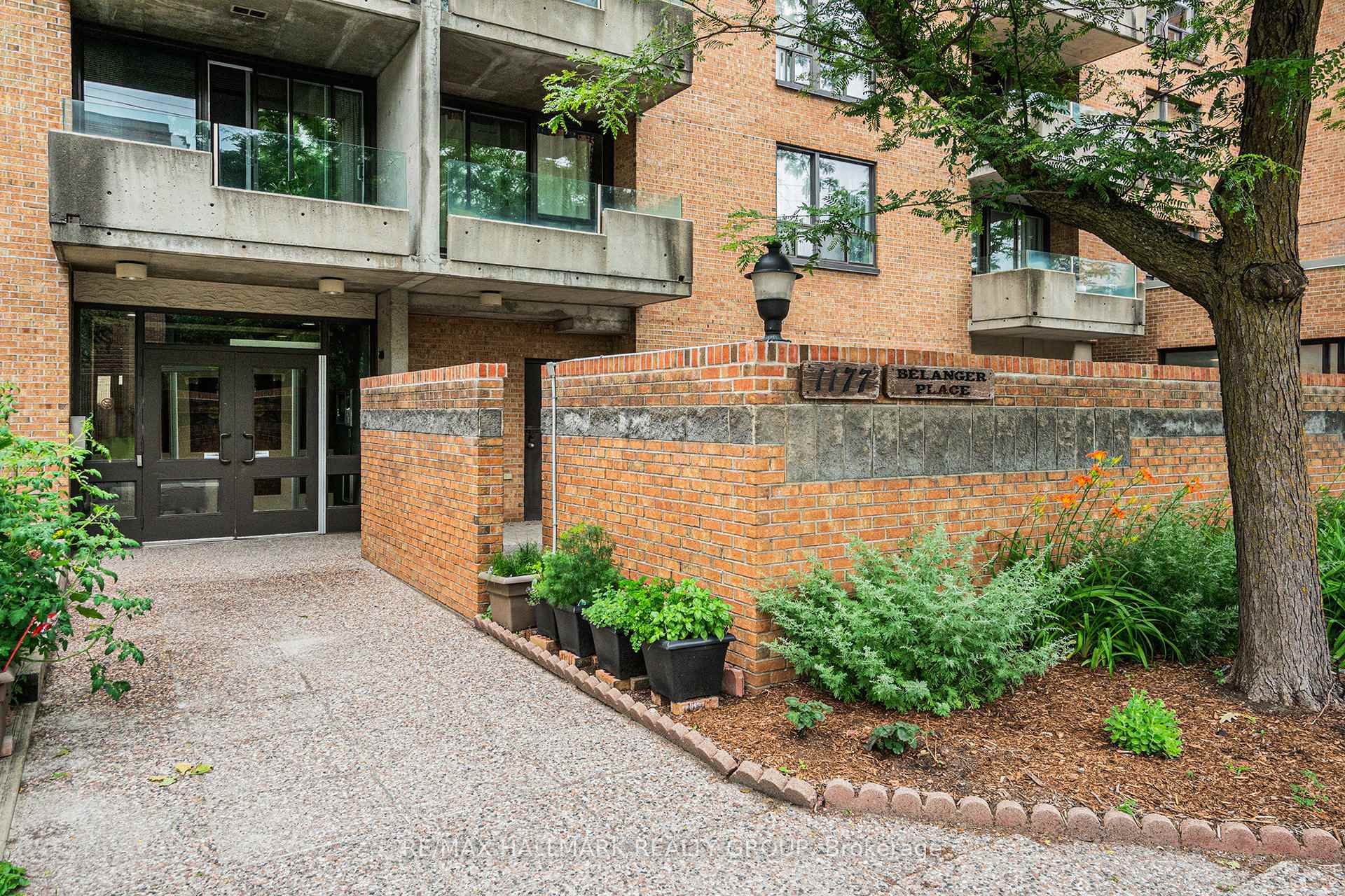 Photo 3 of Unit 411, 1177 Belanger Avenue, Ottawa, Billings Bridge — HOMEH
