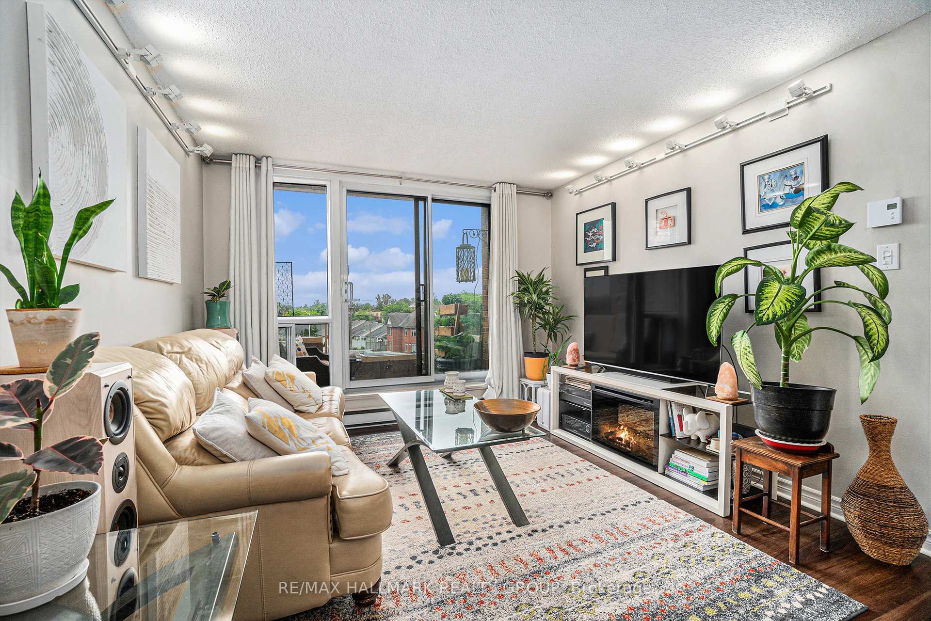 Photo 5 of Unit 411, 1177 Belanger Avenue, Ottawa, Billings Bridge — HOMEH