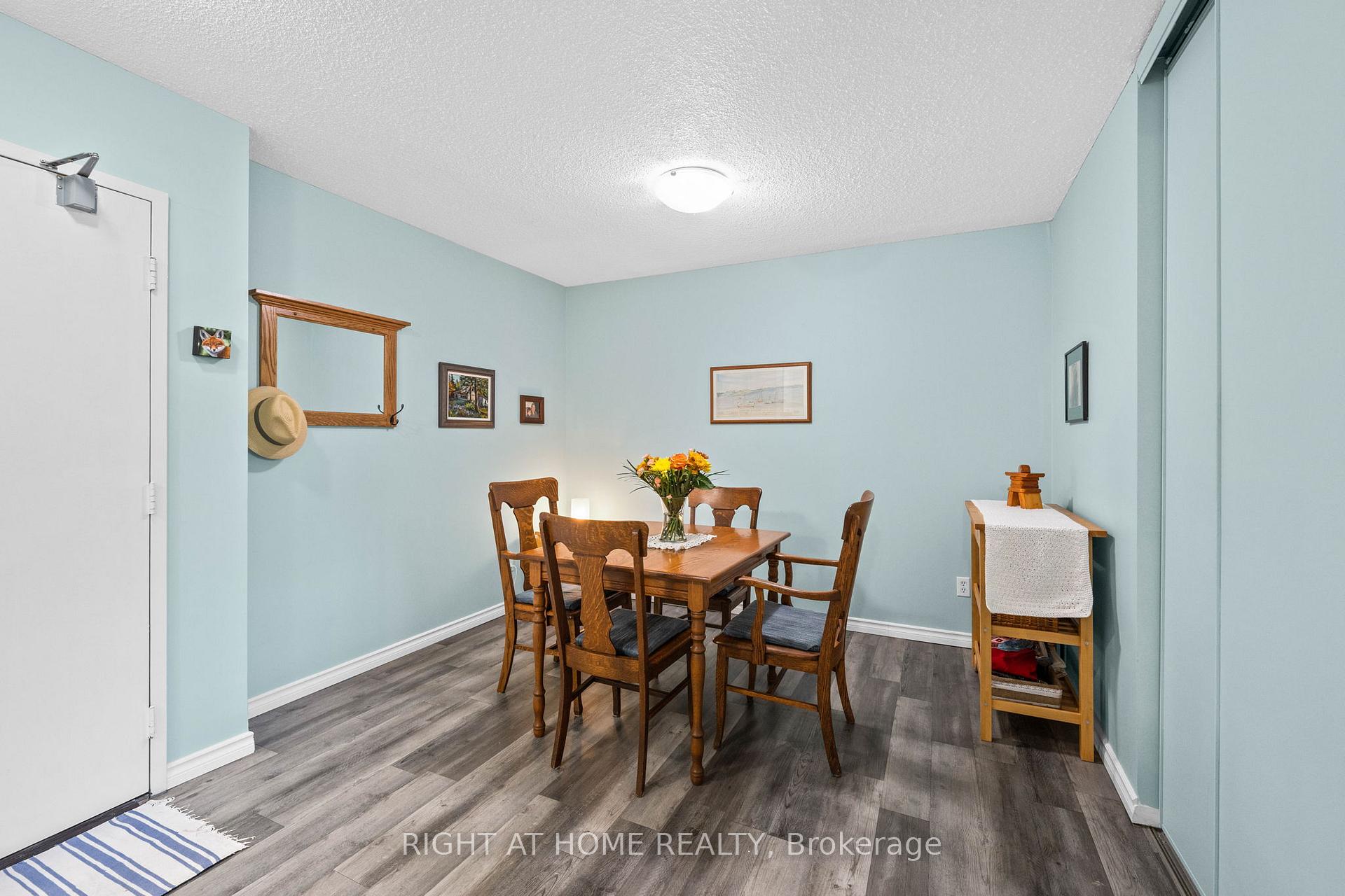 Photo 9 of Unit 106, 555 Brittany Drive, Ottawa, Viscount Alexander Park — HOMEH
