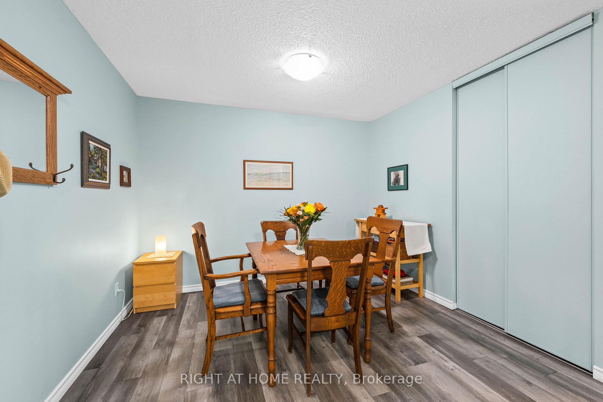 Photo 10 of Unit 106, 555 Brittany Drive, Ottawa, Viscount Alexander Park — HOMEH