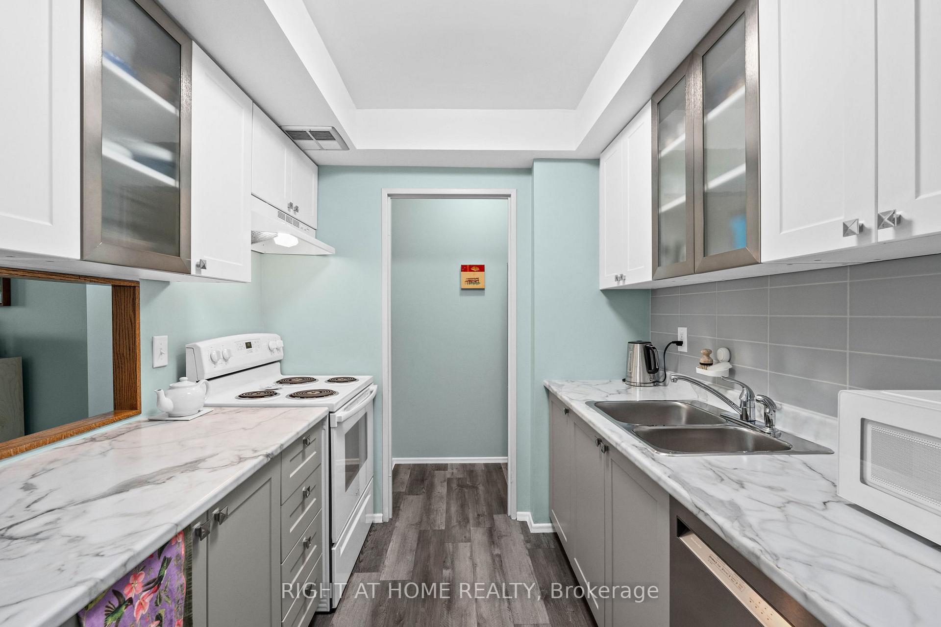 Photo 13 of Unit 106, 555 Brittany Drive, Ottawa, Viscount Alexander Park — HOMEH