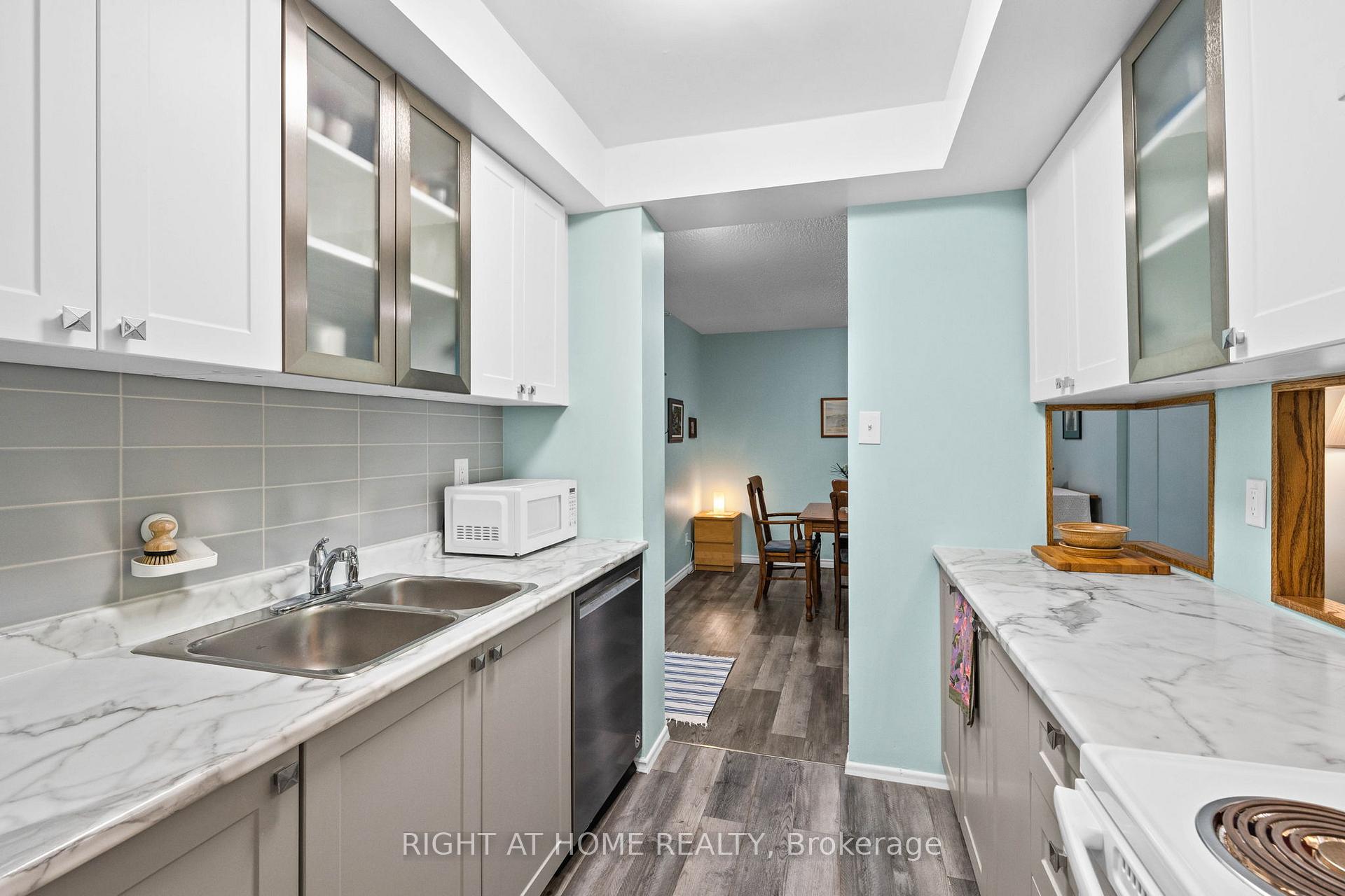 Photo 15 of Unit 106, 555 Brittany Drive, Ottawa, Viscount Alexander Park — HOMEH