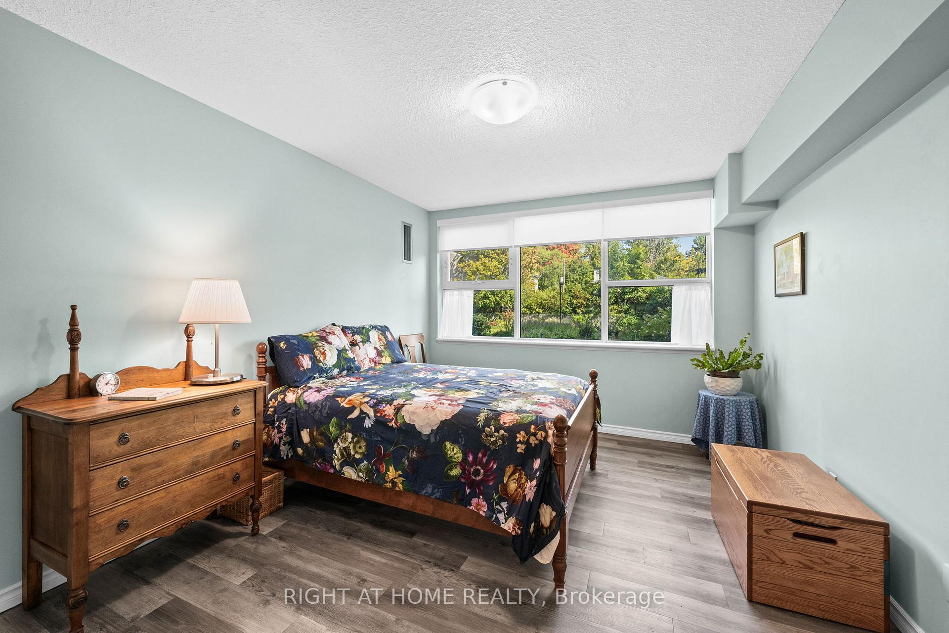Photo 27 of Unit 106, 555 Brittany Drive, Ottawa, Viscount Alexander Park — HOMEH