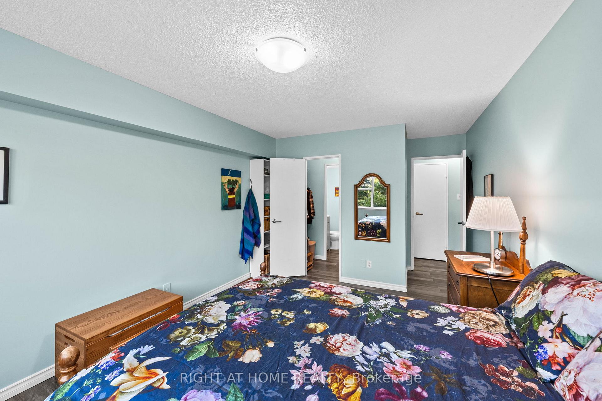 Photo 28 of Unit 106, 555 Brittany Drive, Ottawa, Viscount Alexander Park — HOMEH
