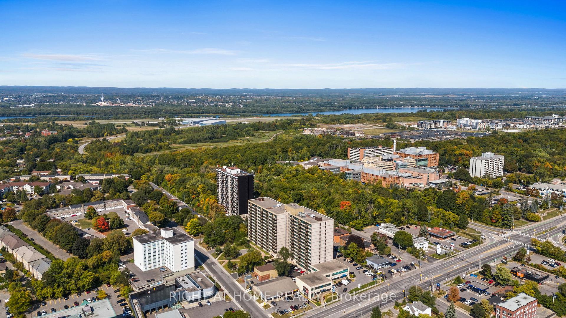 Photo 44 of Unit 106, 555 Brittany Drive, Ottawa, Viscount Alexander Park — HOMEH