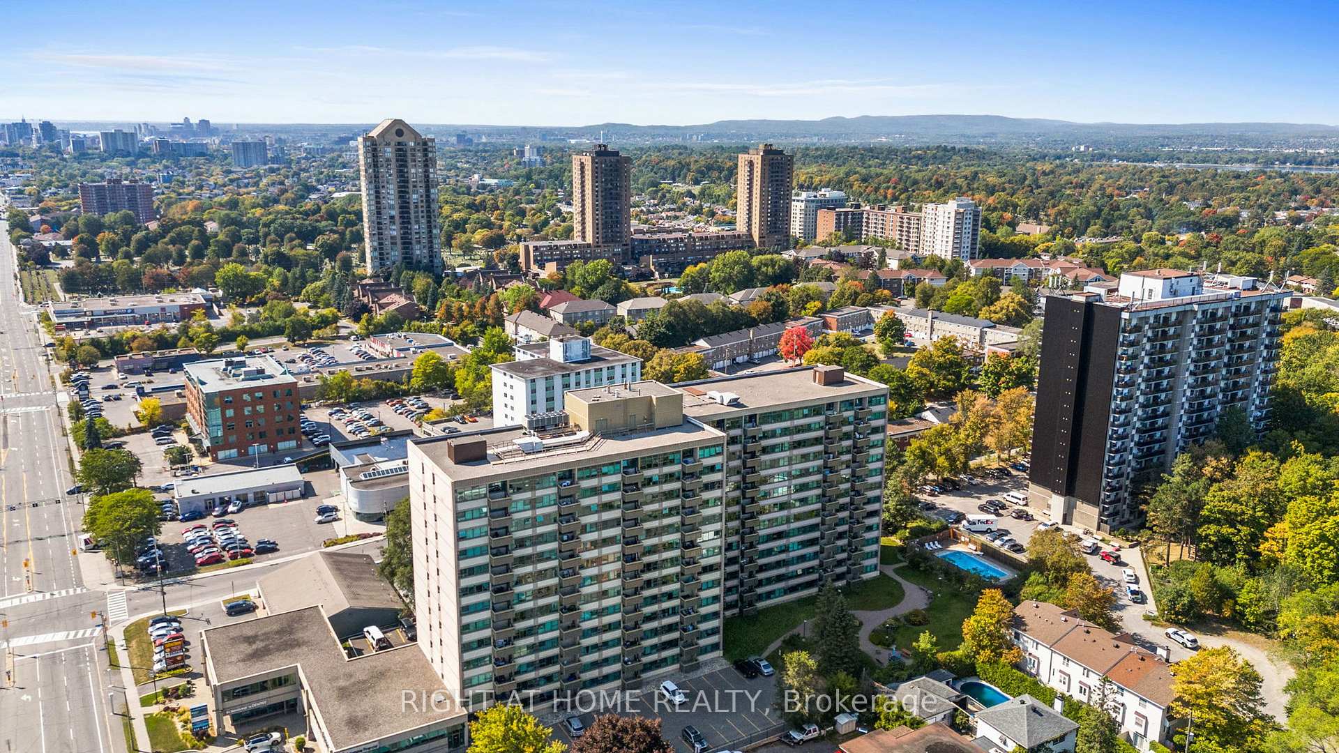 Photo 46 of Unit 106, 555 Brittany Drive, Ottawa, Viscount Alexander Park — HOMEH