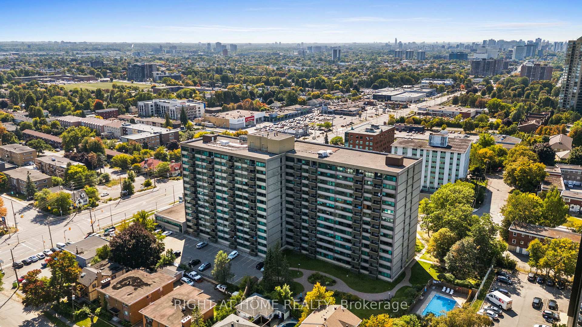 Photo 47 of Unit 106, 555 Brittany Drive, Ottawa, Viscount Alexander Park — HOMEH