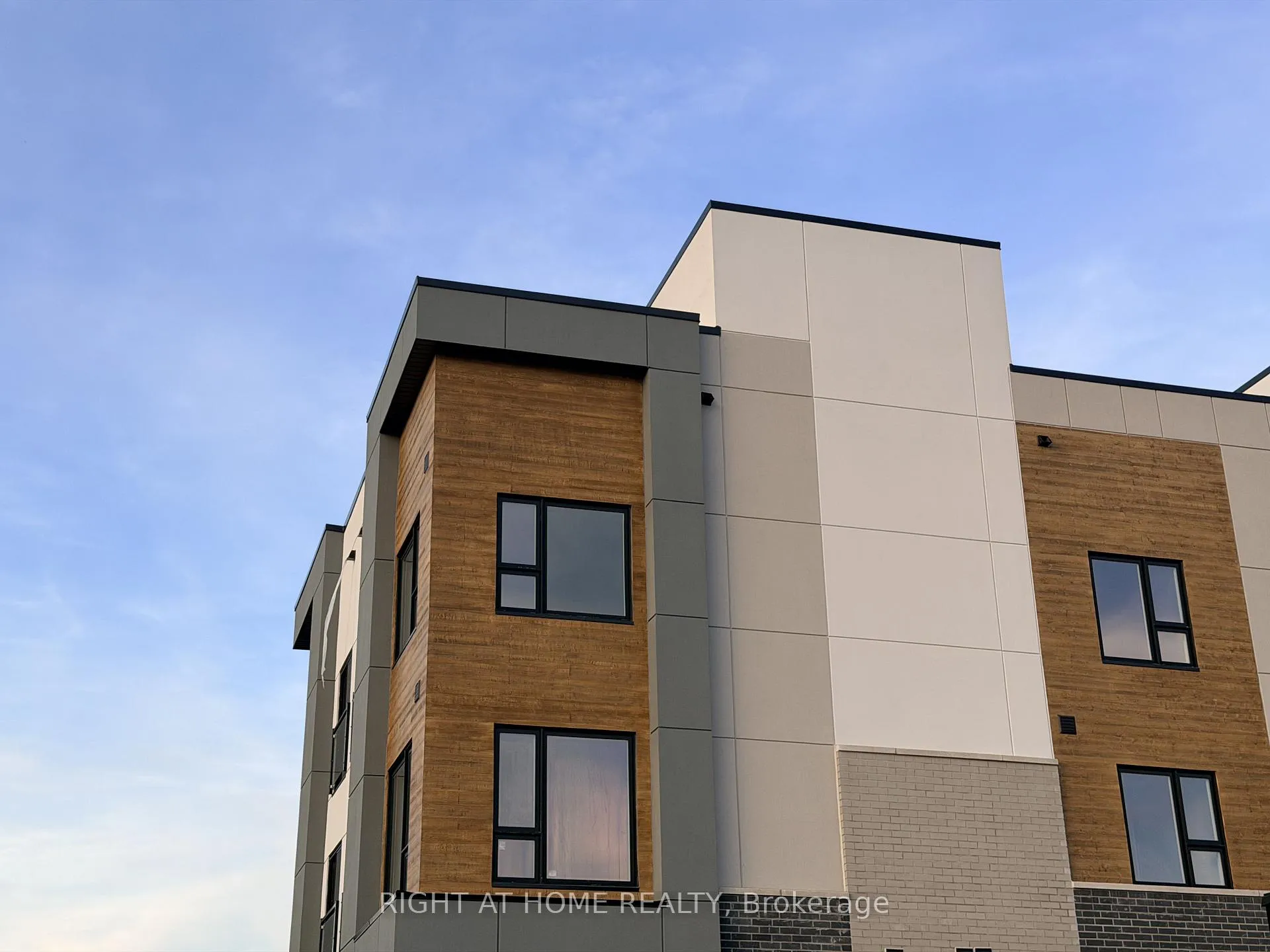 Photo 1 of Unit 301A, 16 Melbourne Avenue, St. Catharines, E. Chester — HOMEH