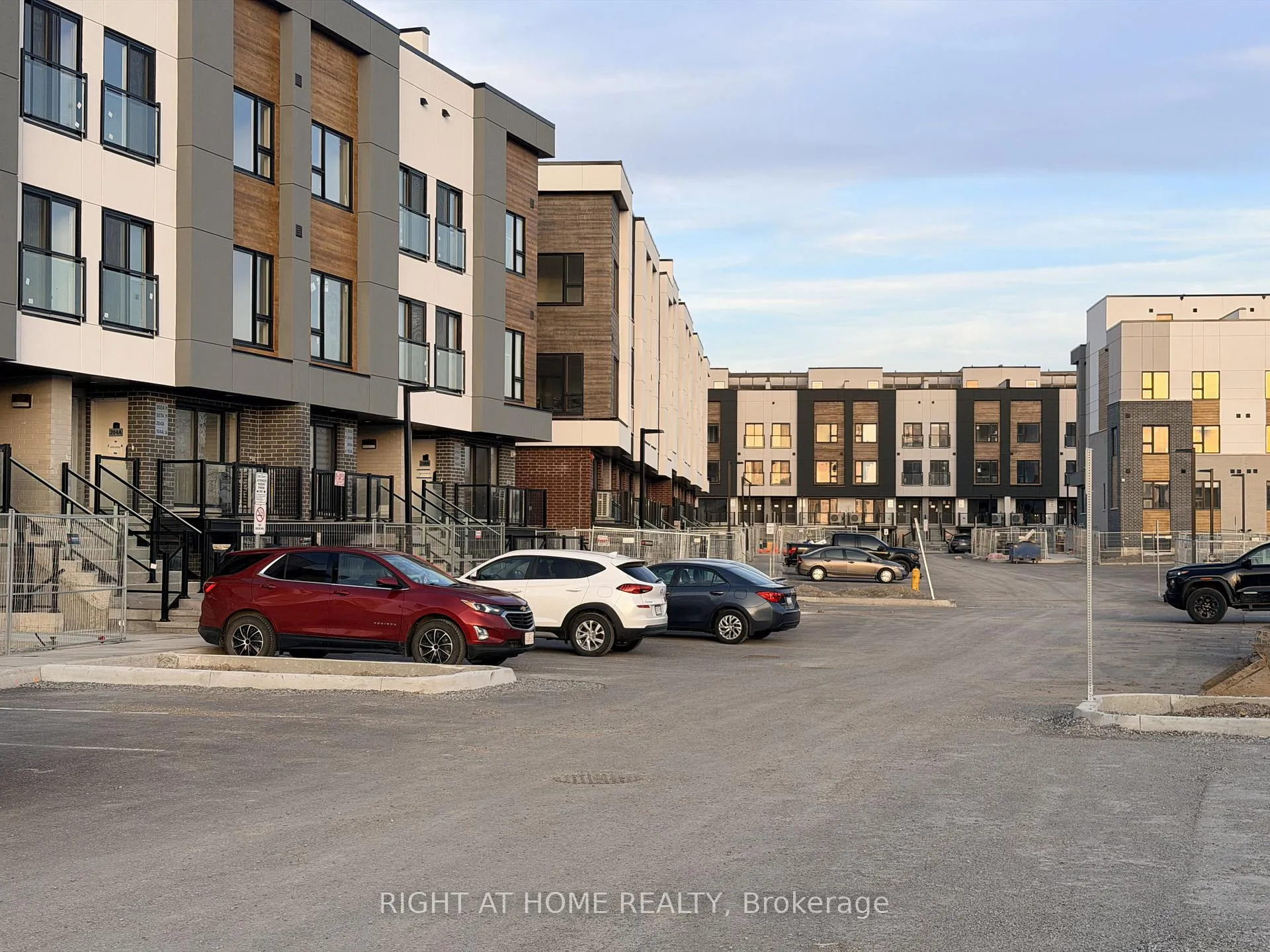 Photo 2 of Unit 301A, 16 Melbourne Avenue, St. Catharines, E. Chester — HOMEH