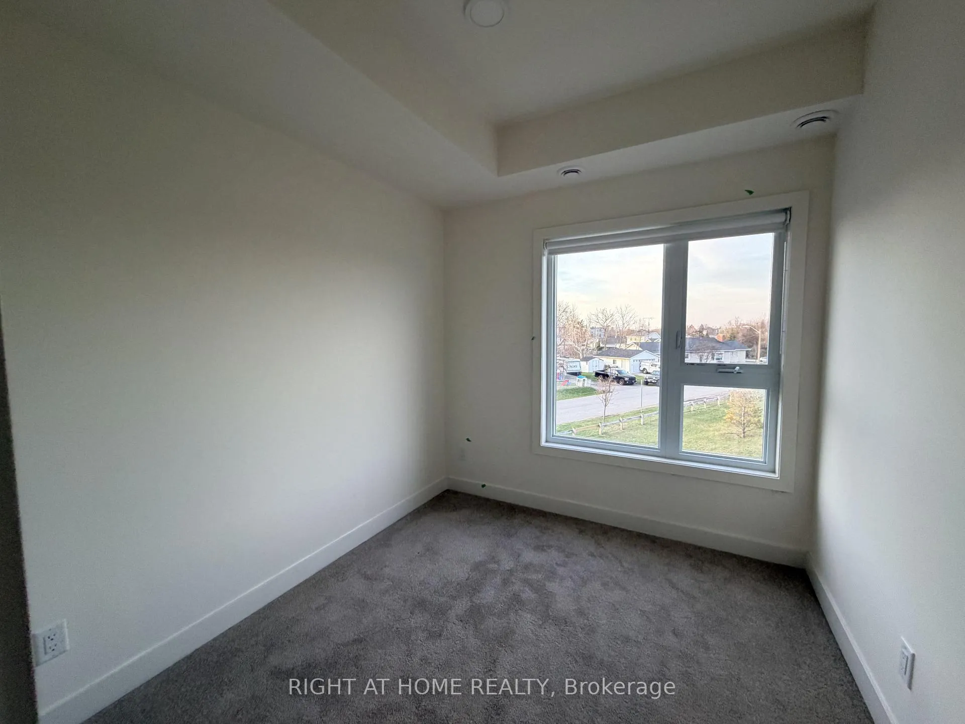 Photo 5 of Unit 301A, 16 Melbourne Avenue, St. Catharines, E. Chester — HOMEH