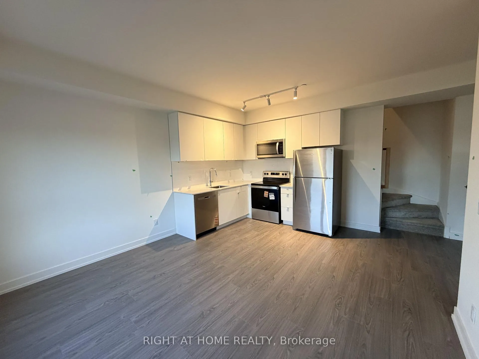 Photo 7 of Unit 301A, 16 Melbourne Avenue, St. Catharines, E. Chester — HOMEH
