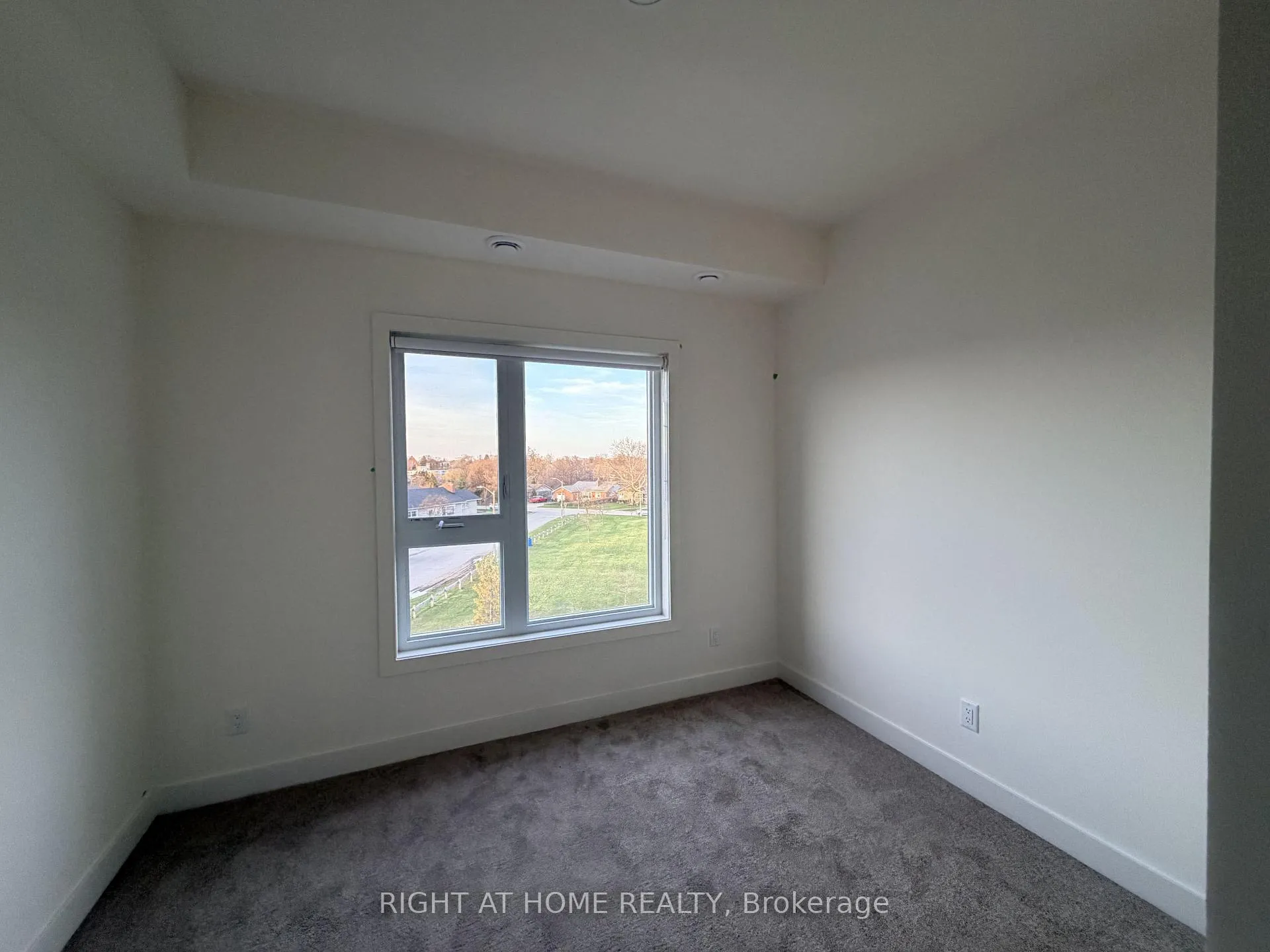 Photo 10 of Unit 301A, 16 Melbourne Avenue, St. Catharines, E. Chester — HOMEH