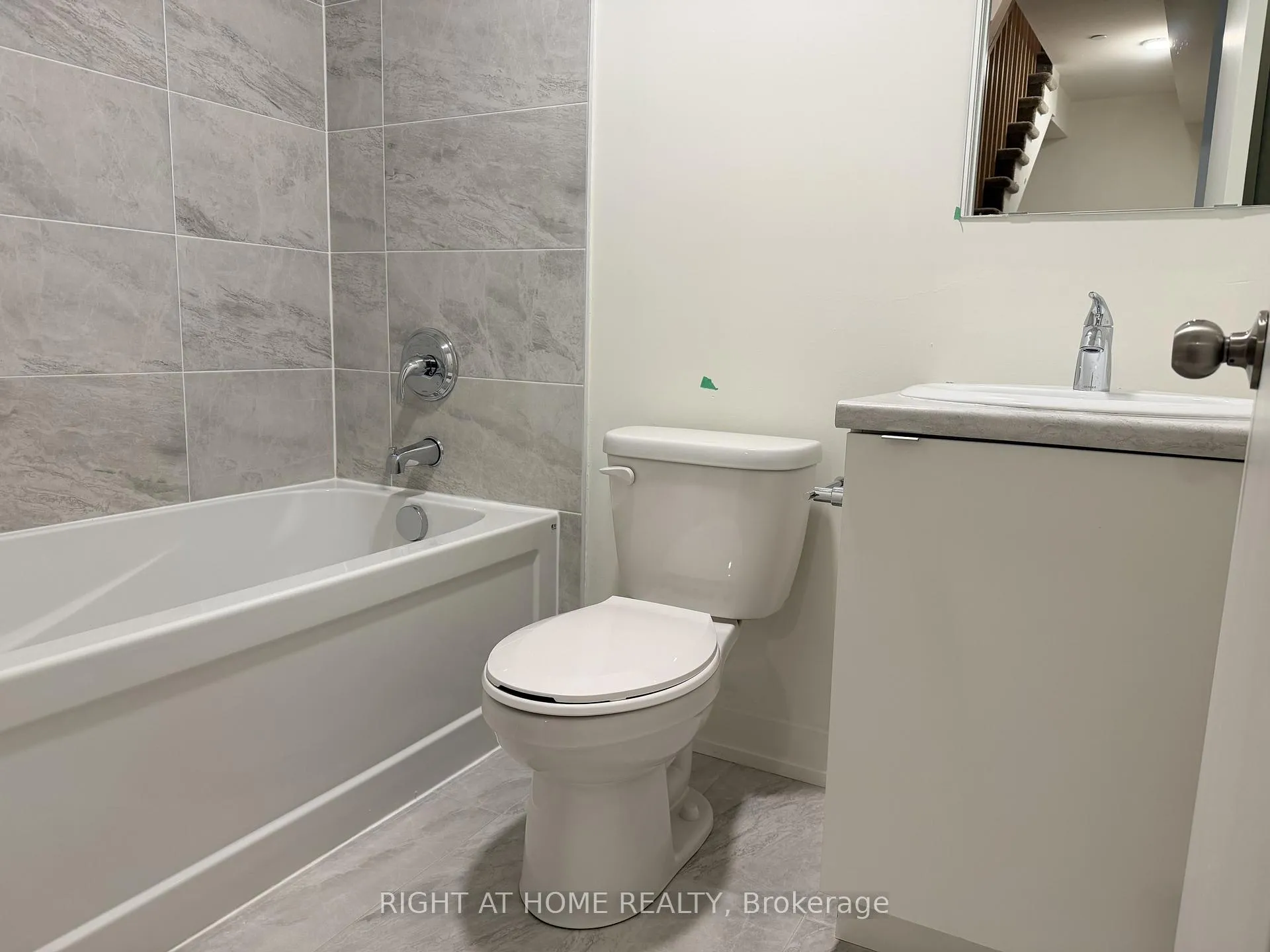 Photo 11 of Unit 301A, 16 Melbourne Avenue, St. Catharines, E. Chester — HOMEH
