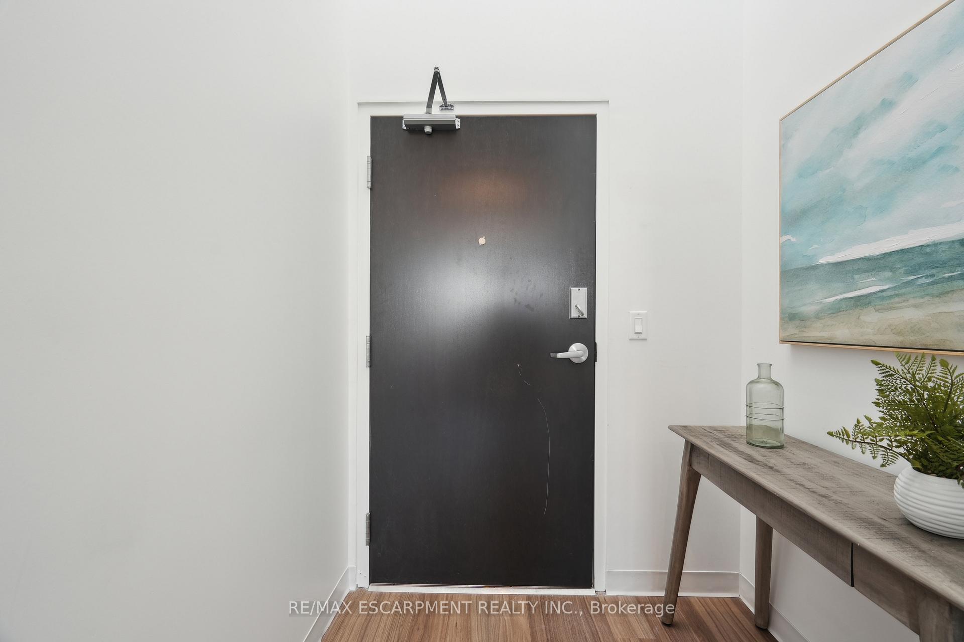 Photo 6 of Unit 527, 120 Huron Street, Guelph, St. Patrick's Ward — HOMEH