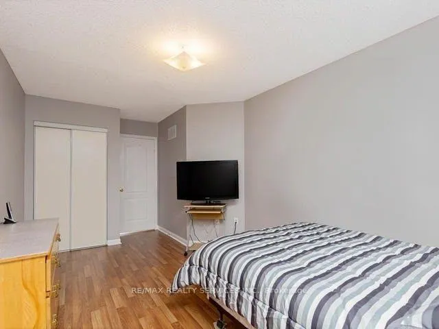 Photo 10 of 32 Silo (UPPER) Court, Brampton, Fletcher's Creek Village — HOMEH