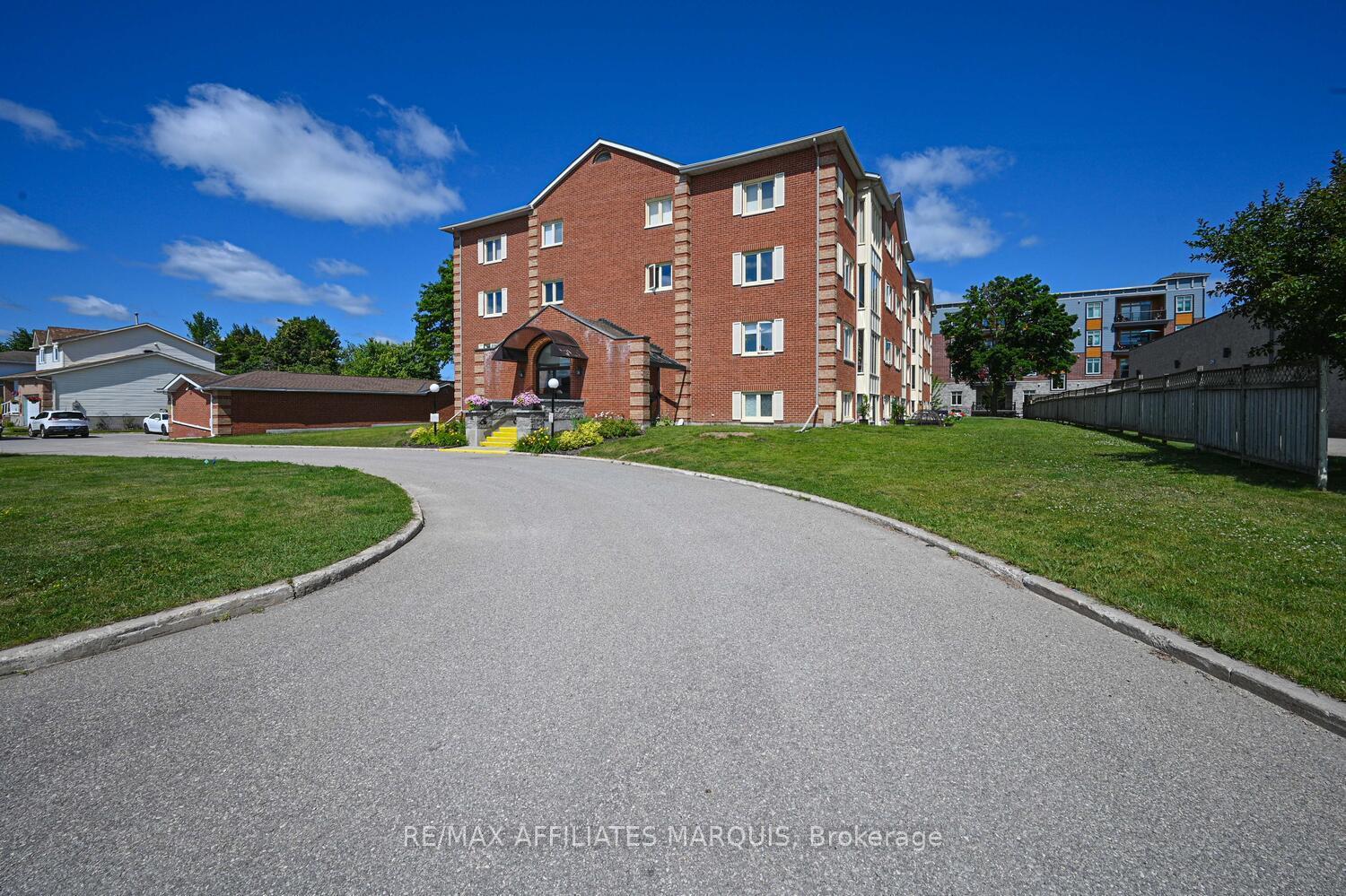 Photo 4 of Unit 201, 10 Armstrong Drive, Smiths Falls — HOMEH