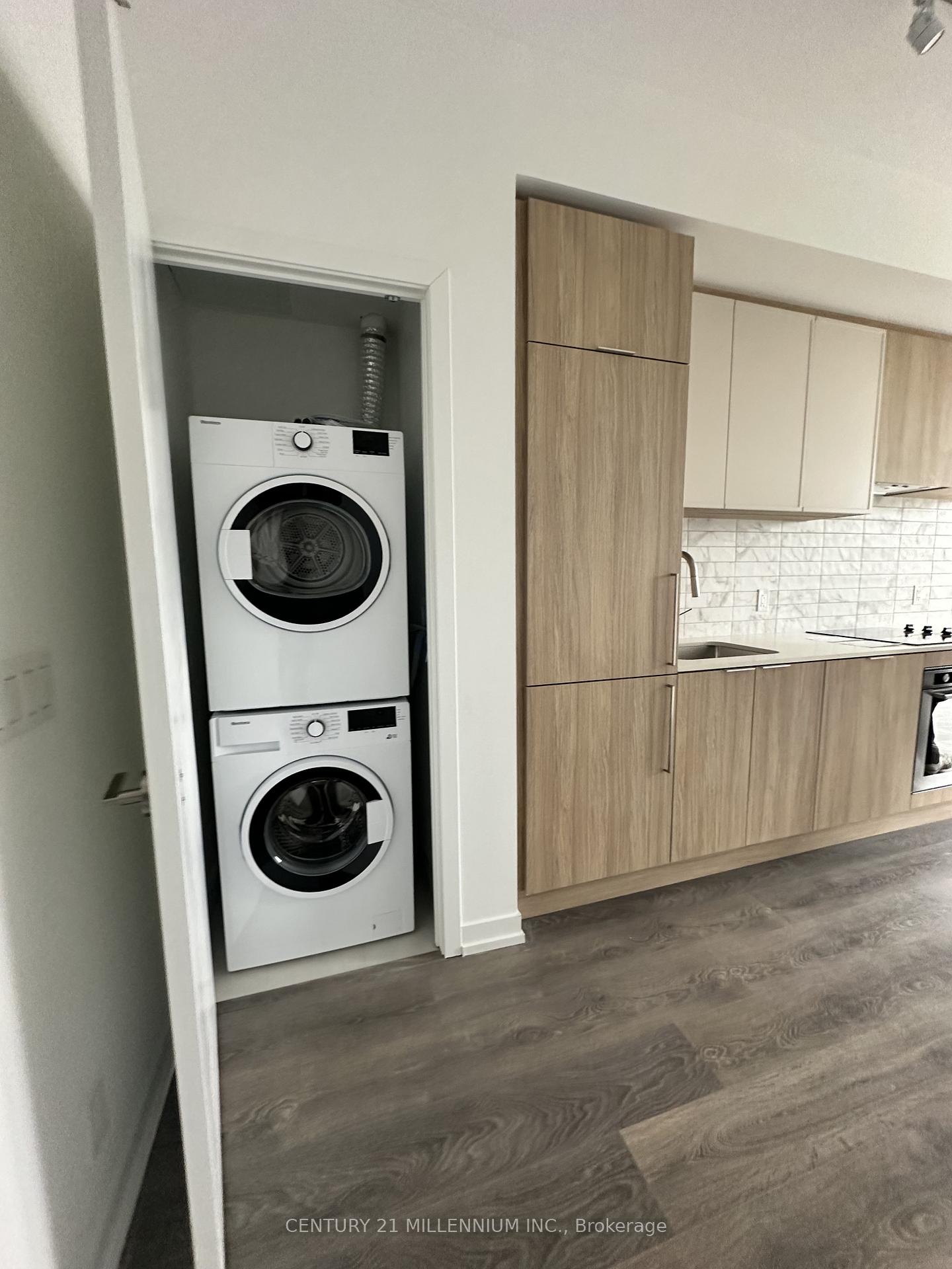 Photo 5 of Unit 533, 2020 Bathurst Street, Toronto, Humewood-Cedarvale — HOMEH