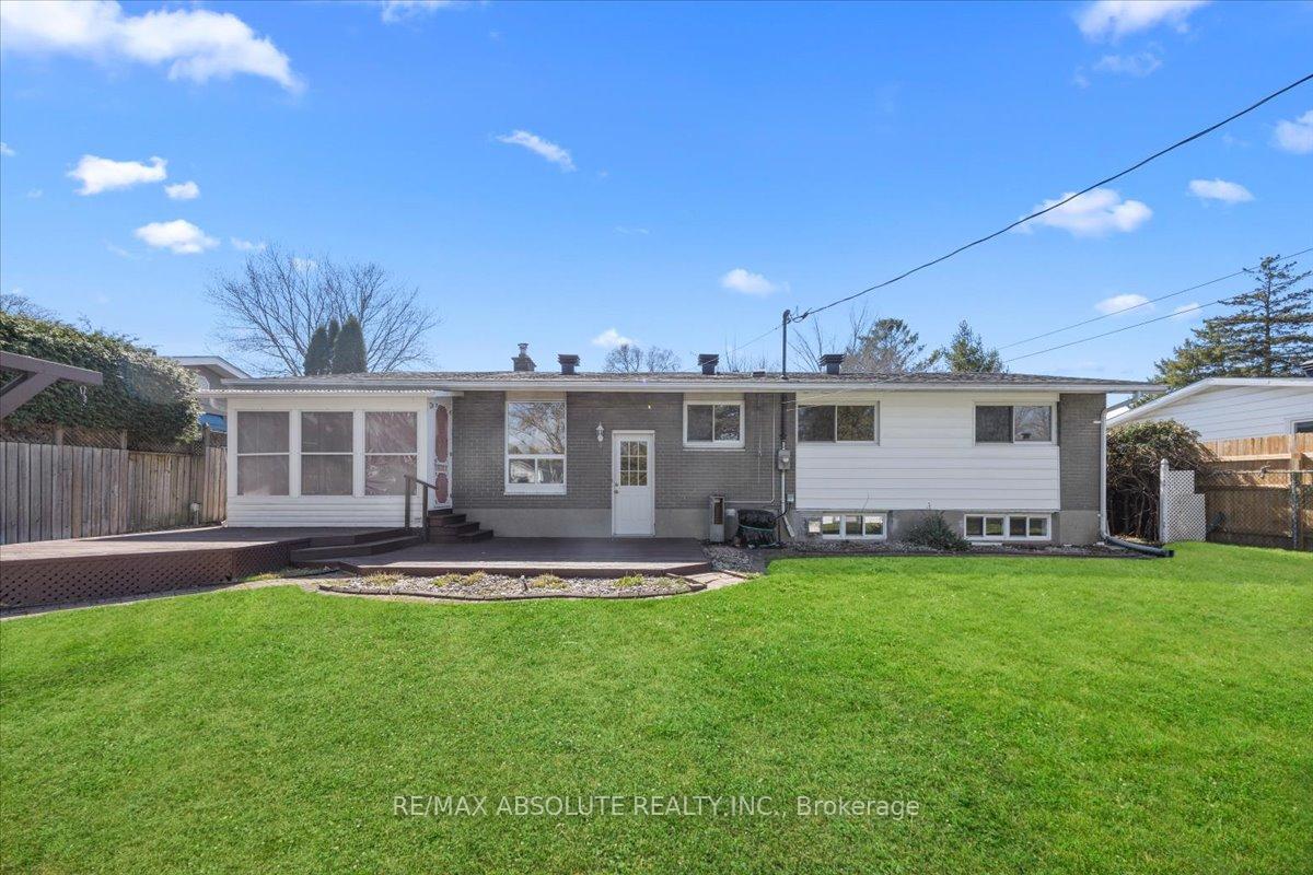 Photo 3 of 92 Cleadon Drive, Ottawa, Crystal Beach — HOMEH