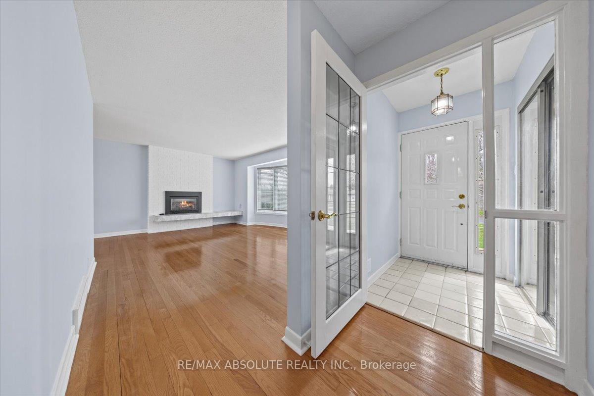 Photo 5 of 92 Cleadon Drive, Ottawa, Crystal Beach — HOMEH