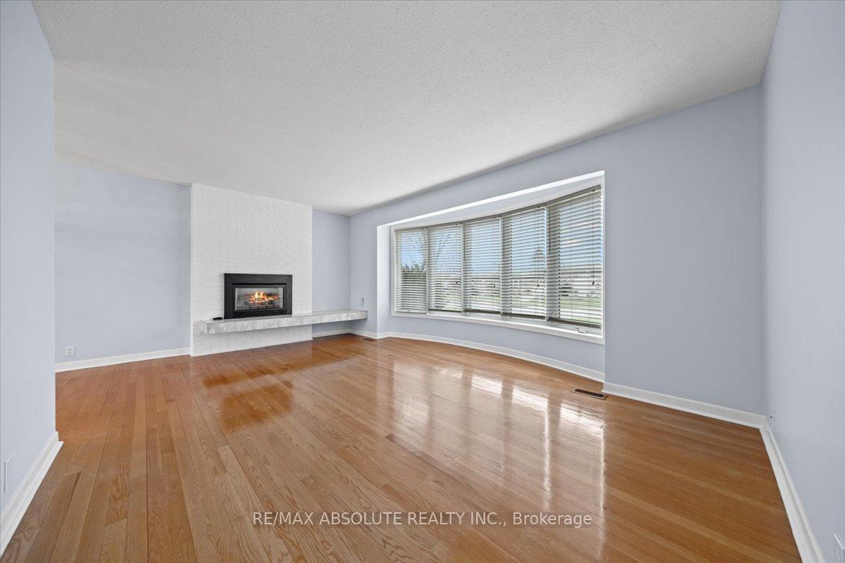 Photo 6 of 92 Cleadon Drive, Ottawa, Crystal Beach — HOMEH