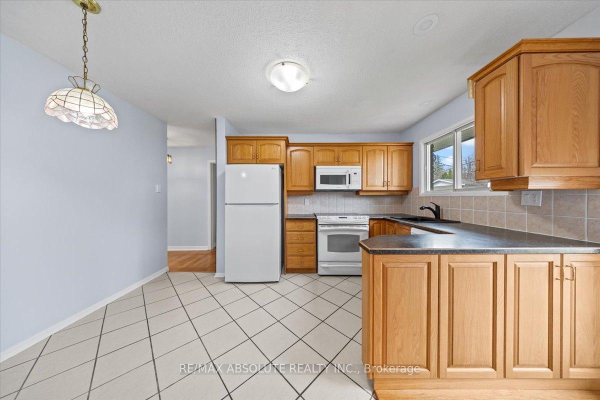 Photo 13 of 92 Cleadon Drive, Ottawa, Crystal Beach — HOMEH