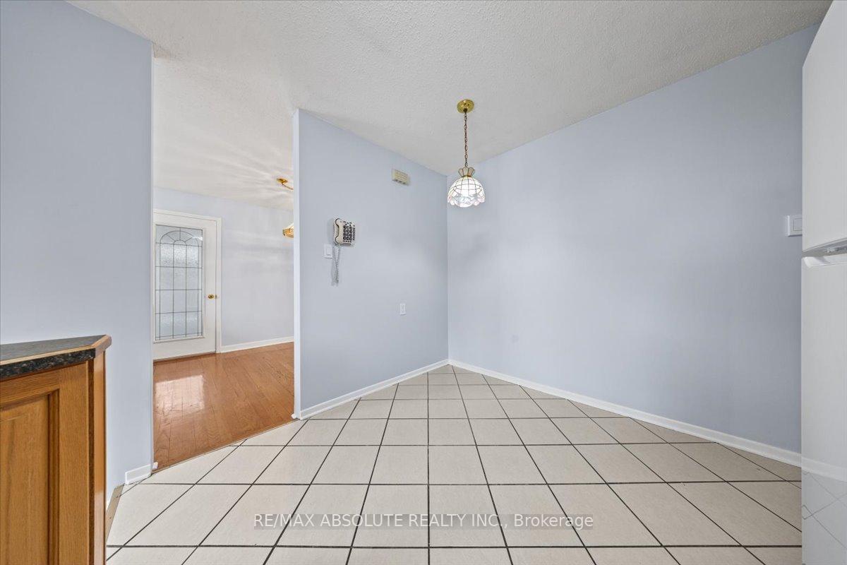 Photo 14 of 92 Cleadon Drive, Ottawa, Crystal Beach — HOMEH